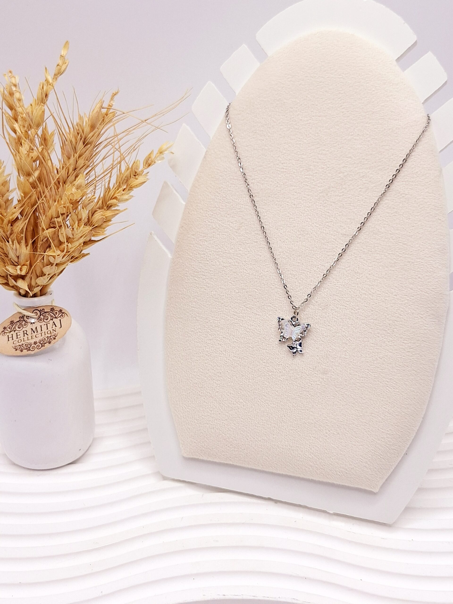 گردنبند پینترستی پروانه آویز دار شاین سفید