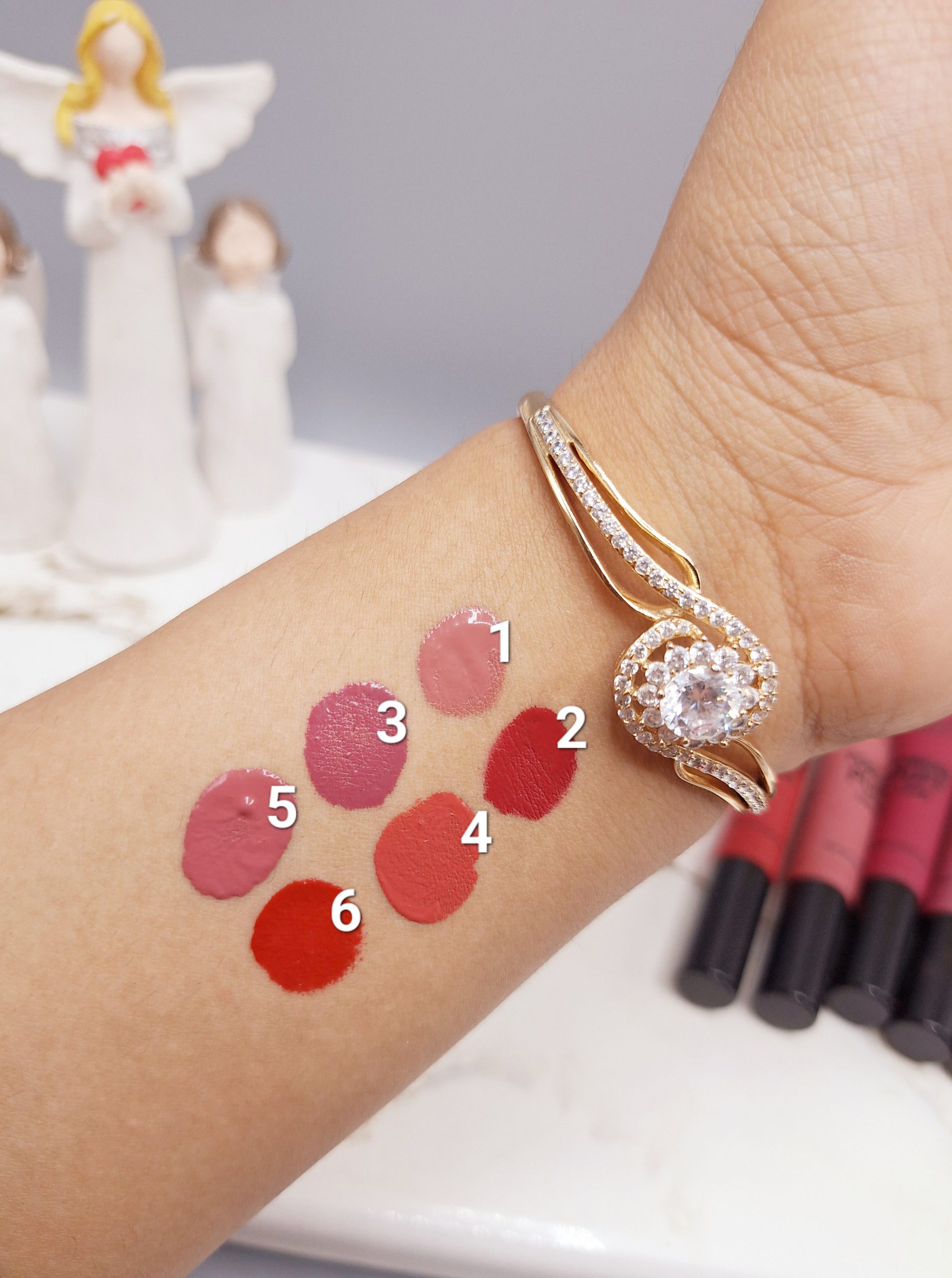 رژ مایع کوشنی فوق العاده با کیفیت و مخملی برند ROMANTIC RAIN کد NO:R658