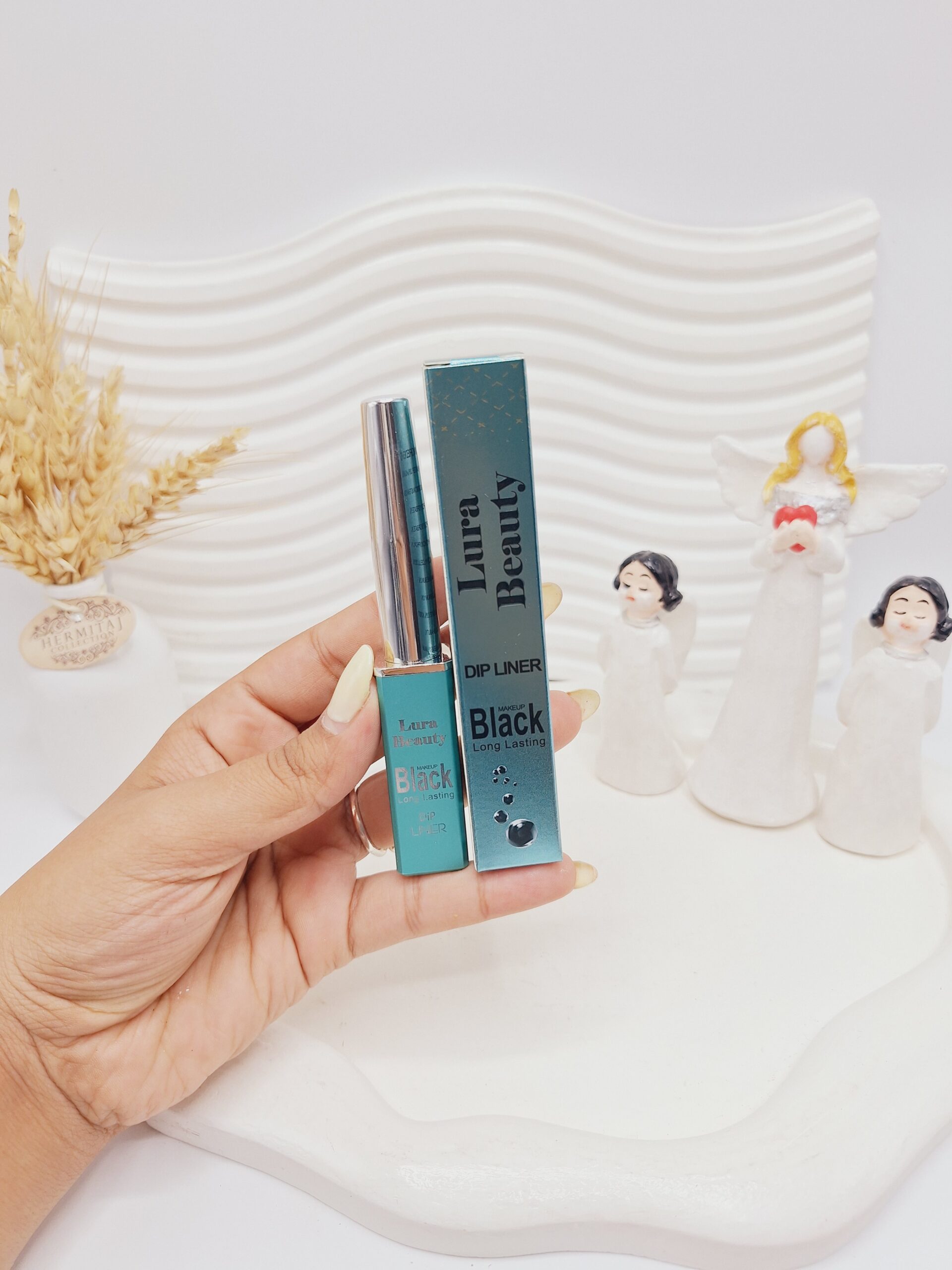 خط چشم مشکی ماژیکی مایع مدل کوزه ای Lura Beauty کد 6221