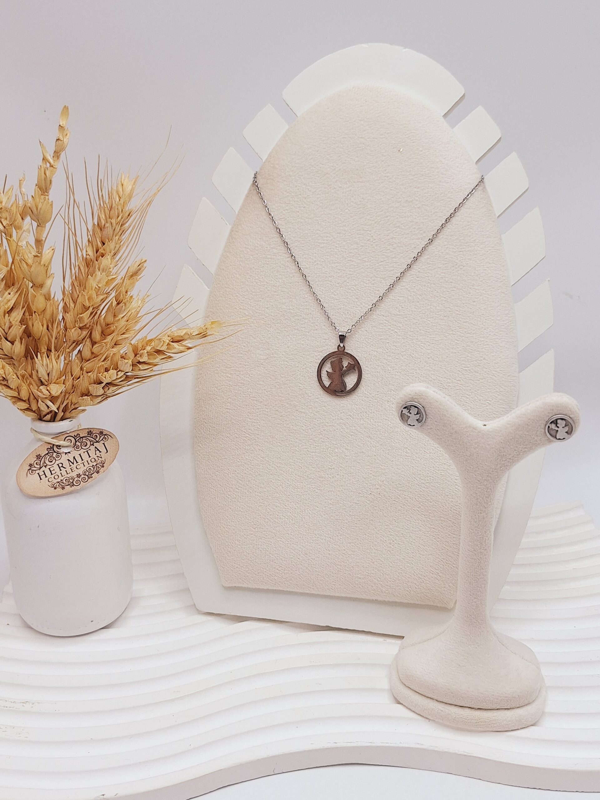 ست گوشواره و گردنبند طرح دختر آرزوها نقره ای استیل