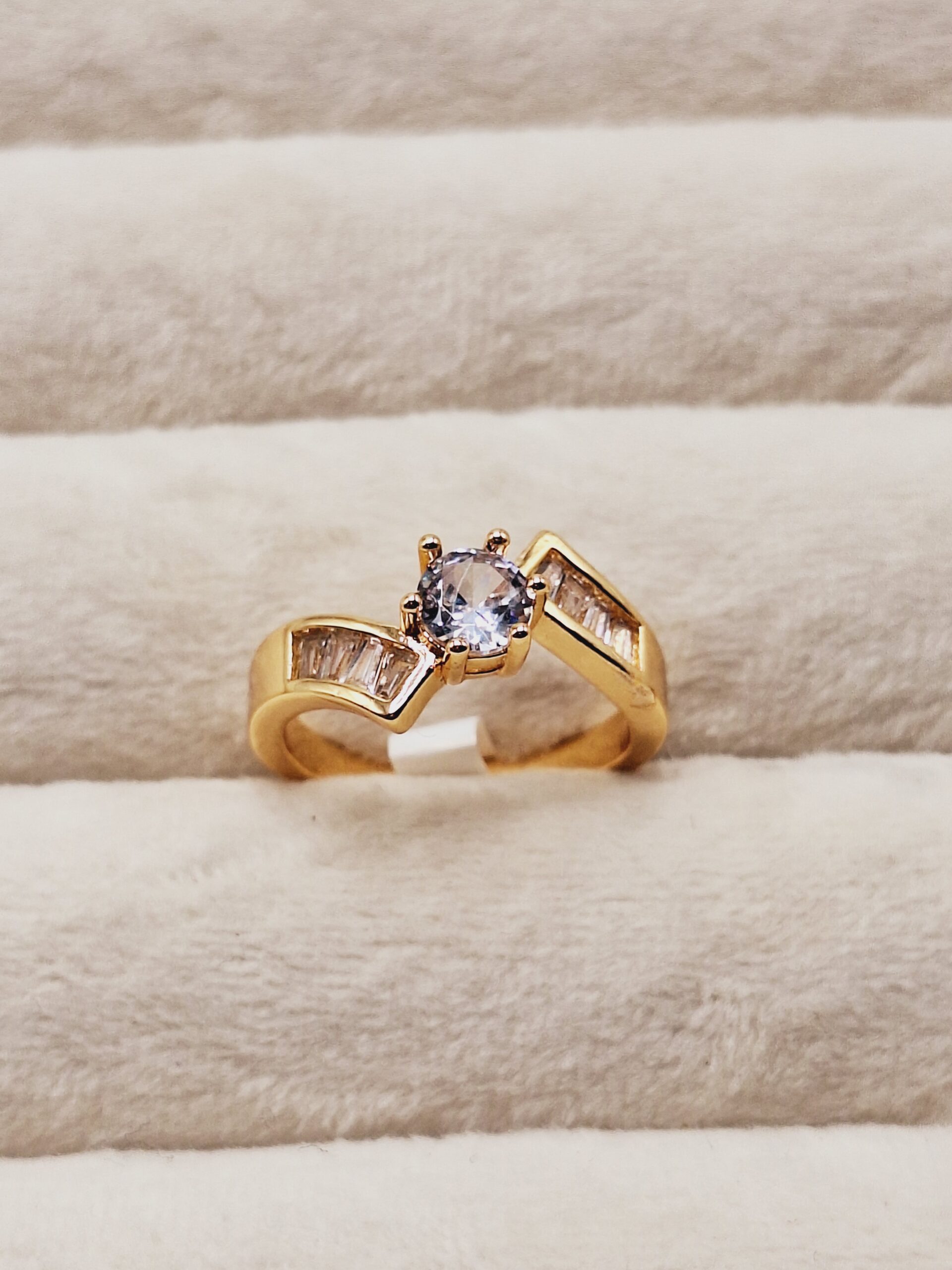 انگشتر نامزدی تک نگین آبکاری برنجی