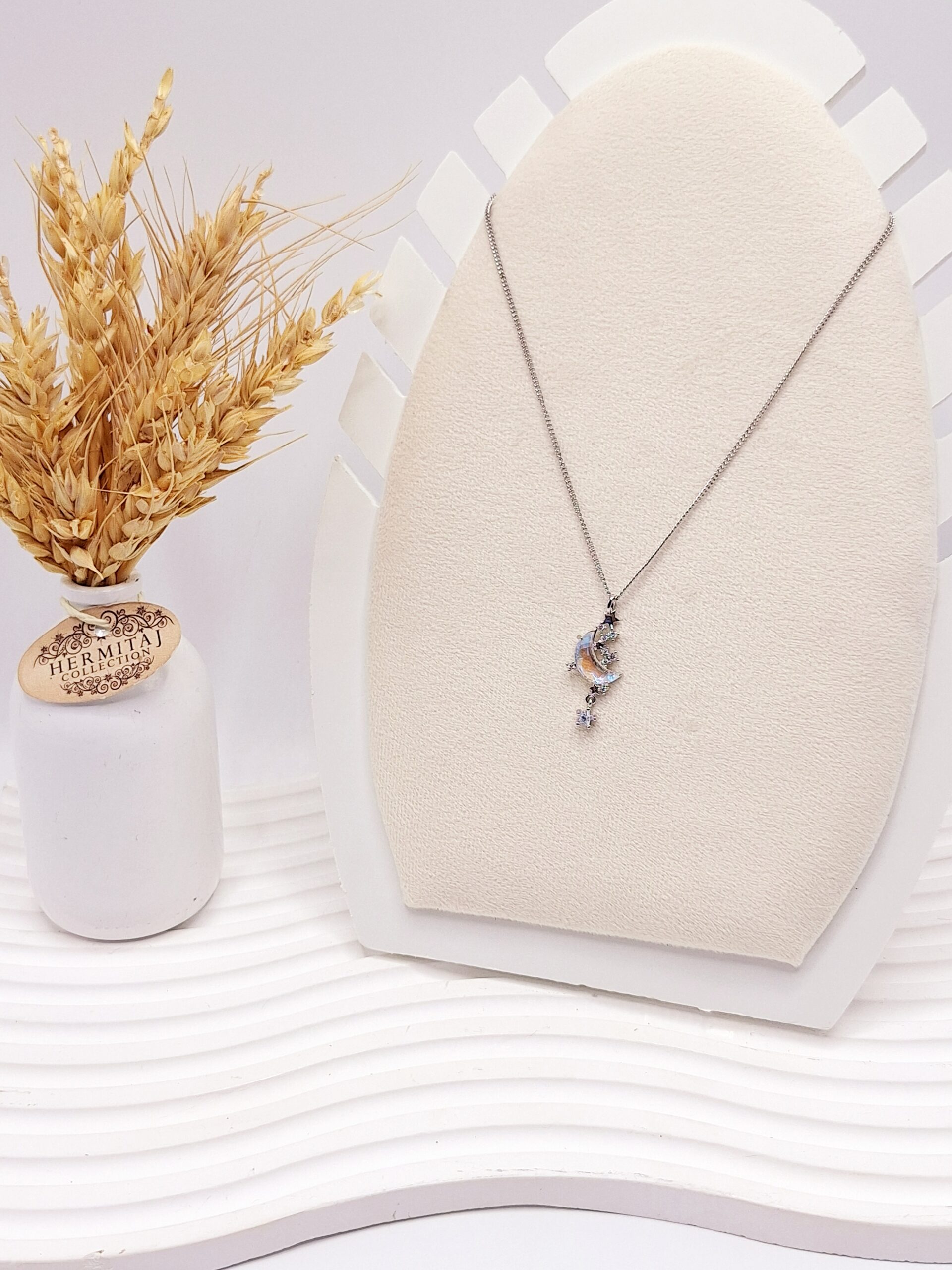 گردنبند پینترستی ماه و ستاره اوپال شاینی