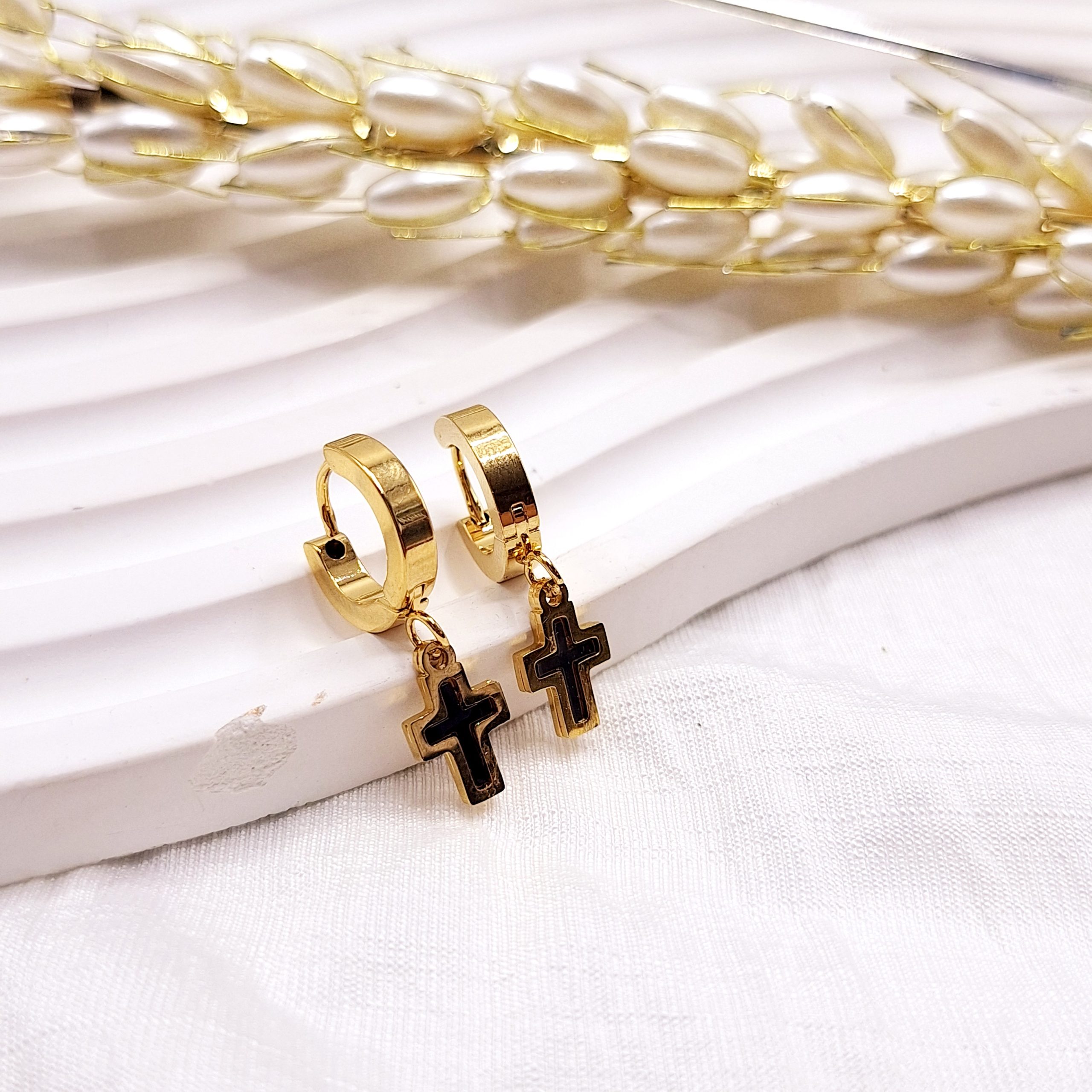 گوشواره تمام استیل طلایی طرح صلیب