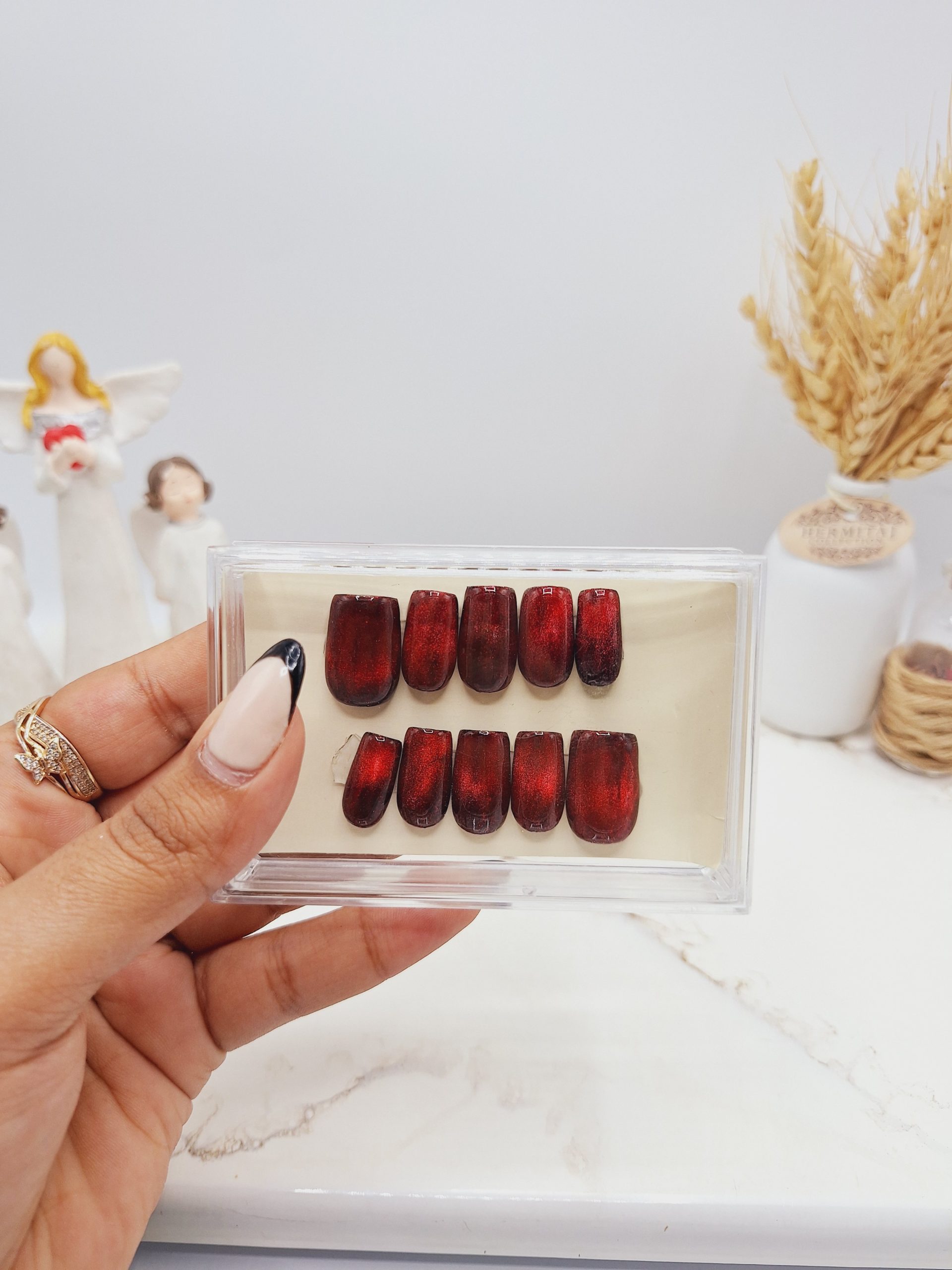 ناخن مصنوعی با مواد کاشت مدل آیس رنگ زرشکی و مشکی (به همراه پک اختصاصی)