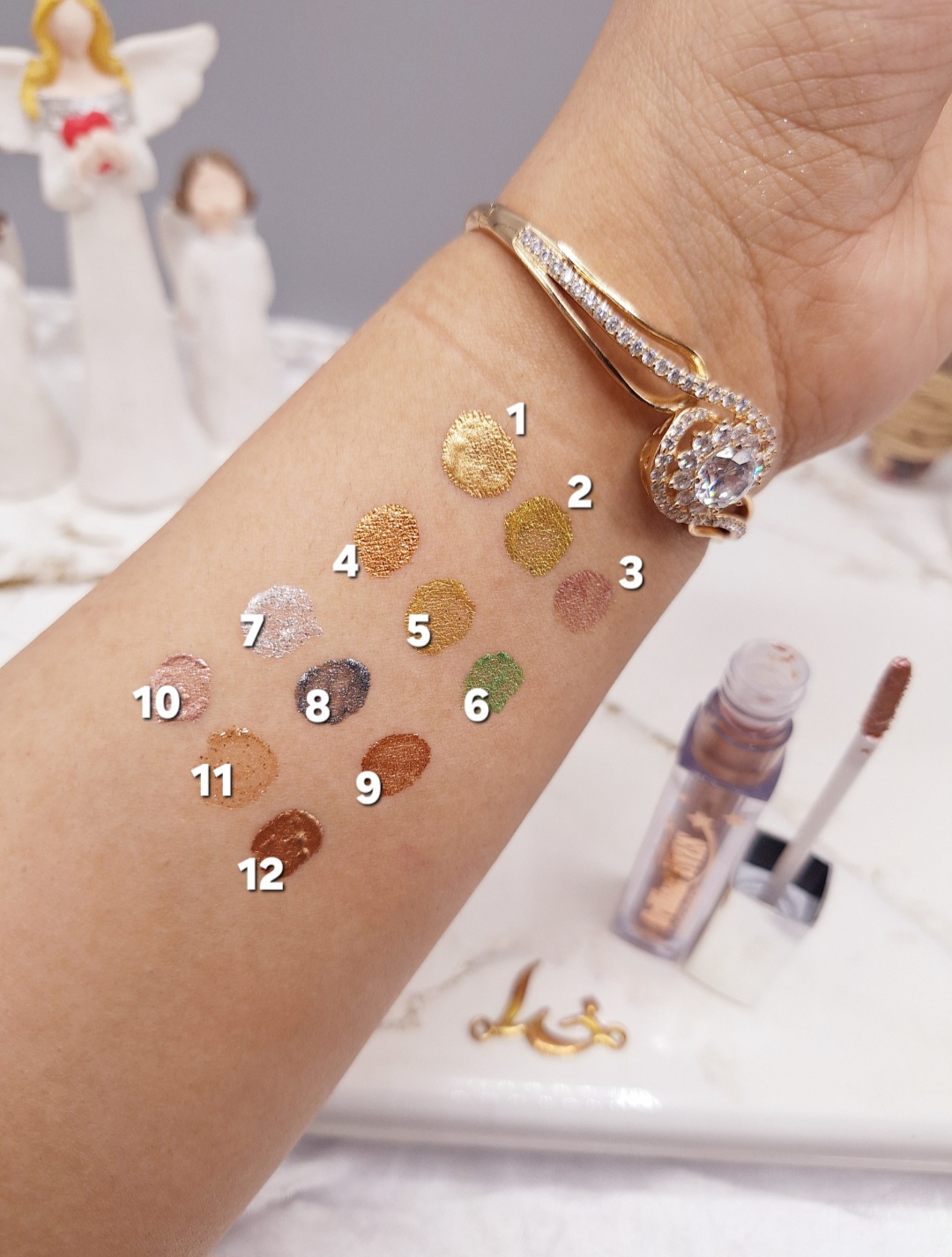 سایه شاین دار ریز مایع چشم برند Brilliant EYES کد GP055