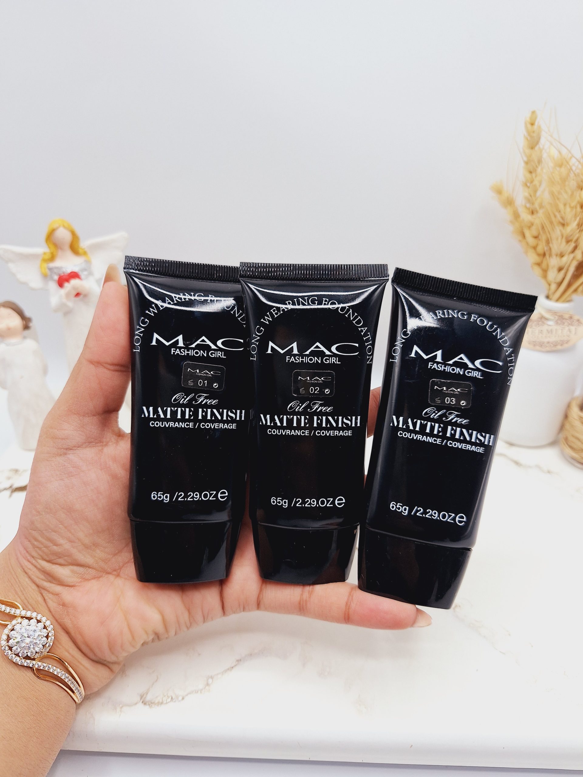 کرم پودر تیوپی برند با پوشش یکدست و مات حجم 65 گرم کد 86010