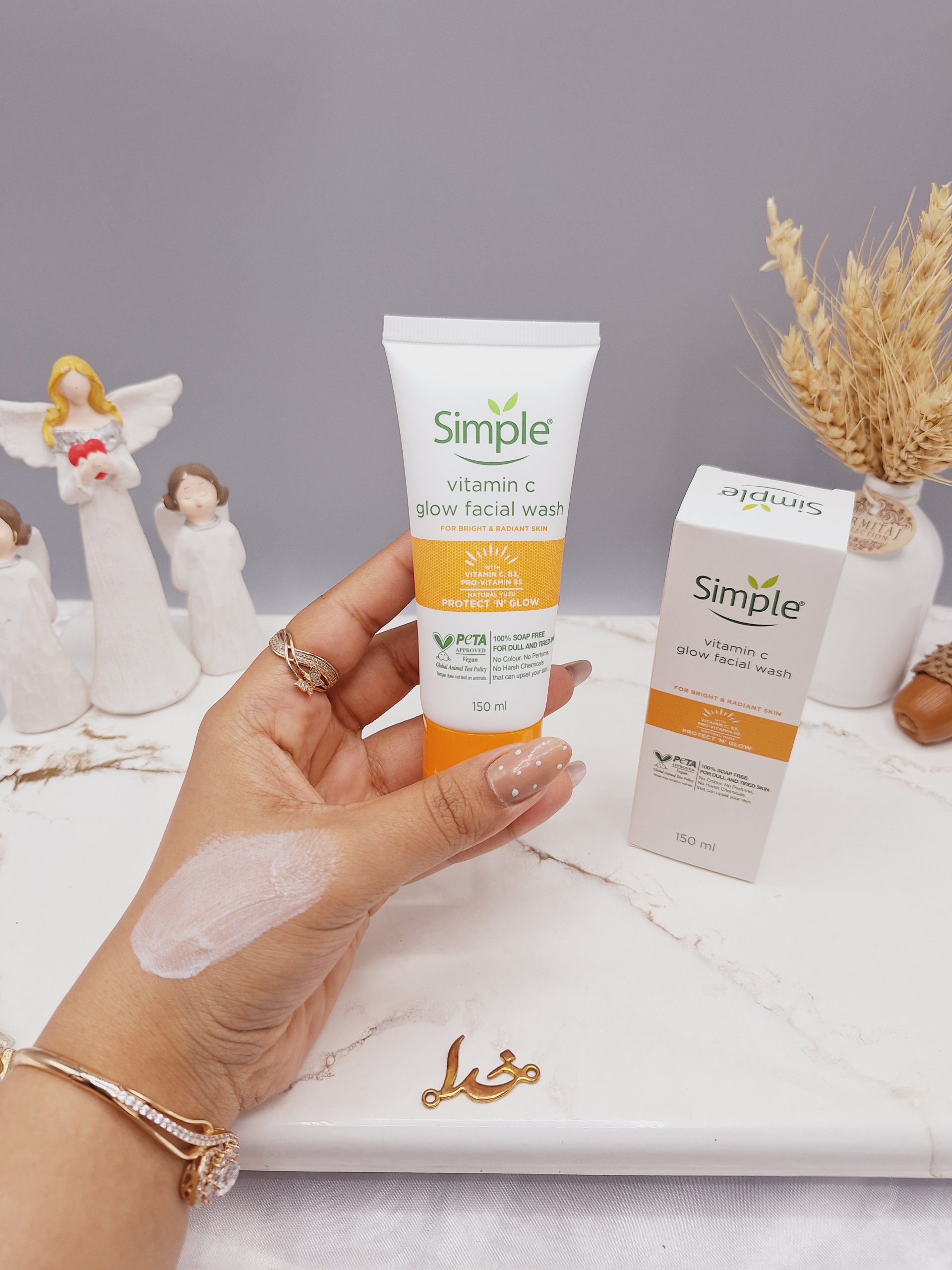 شوینده صورت ویتامین سی سیمپل حجم 150 میل Simple (های کپی درجه 1) اماراتی کد 5651