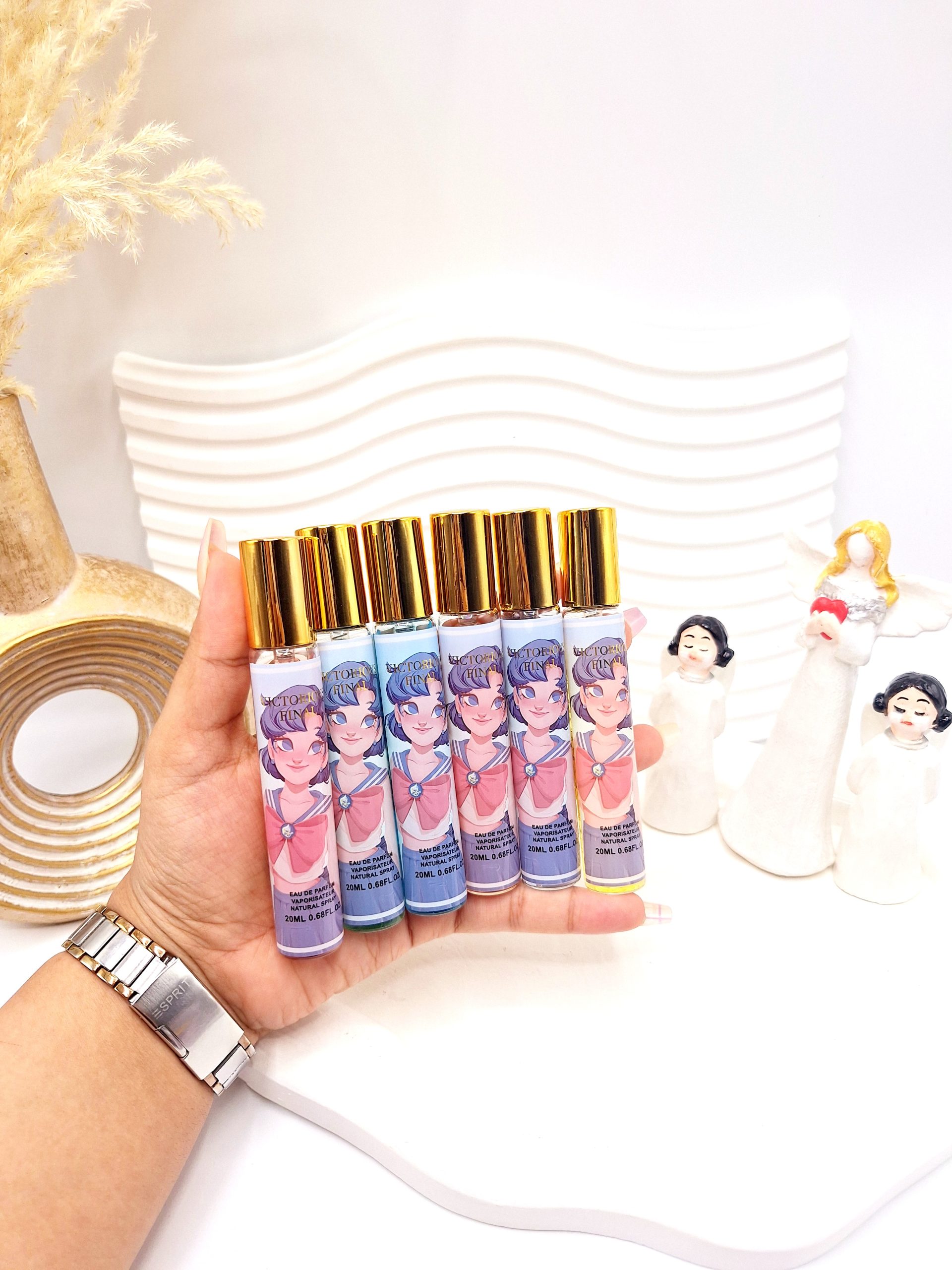 عطر قلمی رایحه فانتزی طرح دخترک کد 6620