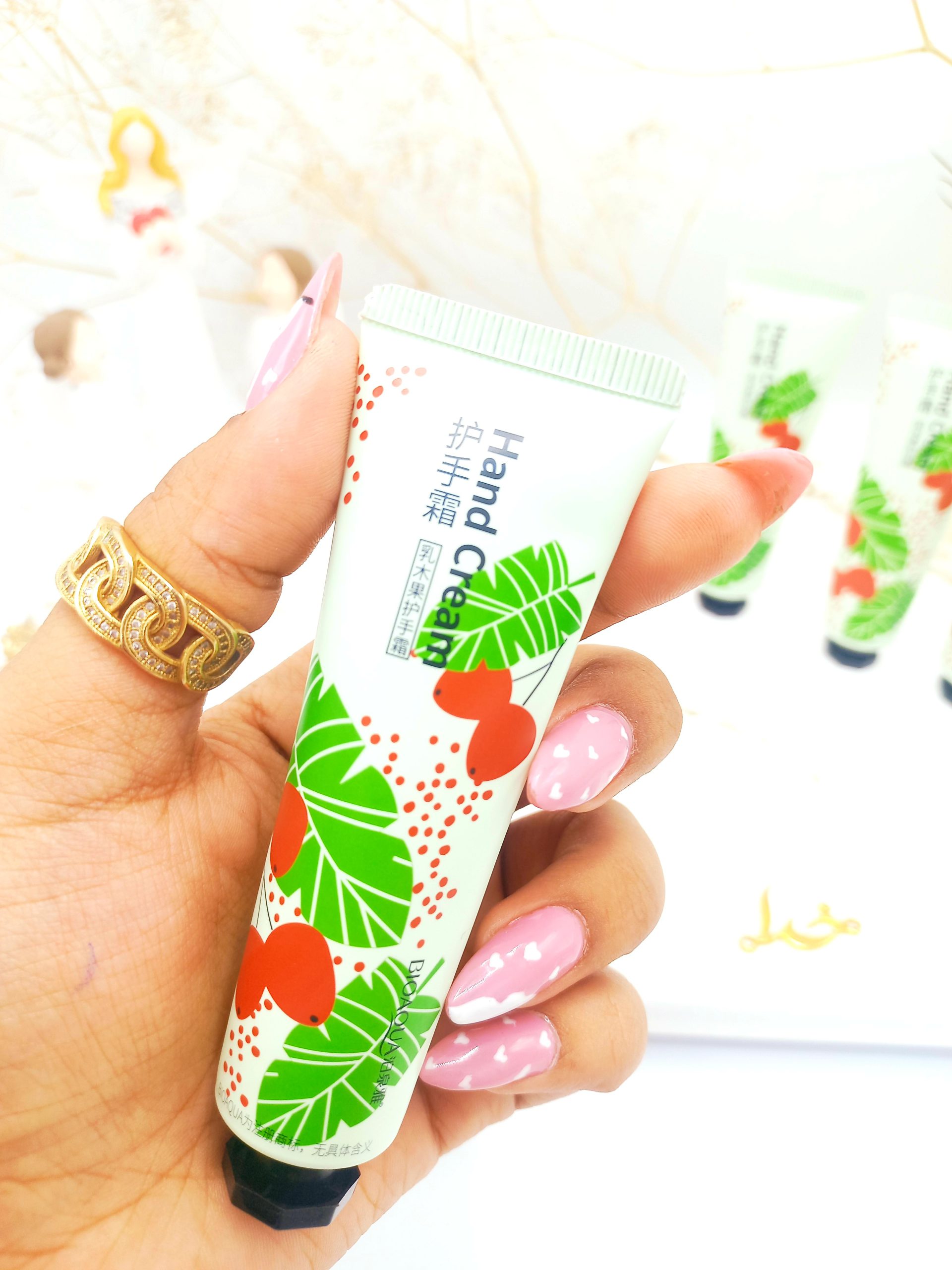 کرم دست تیوپی آلبالو 30 گرم بیوآکوا BIOAQUA کد BQY9706