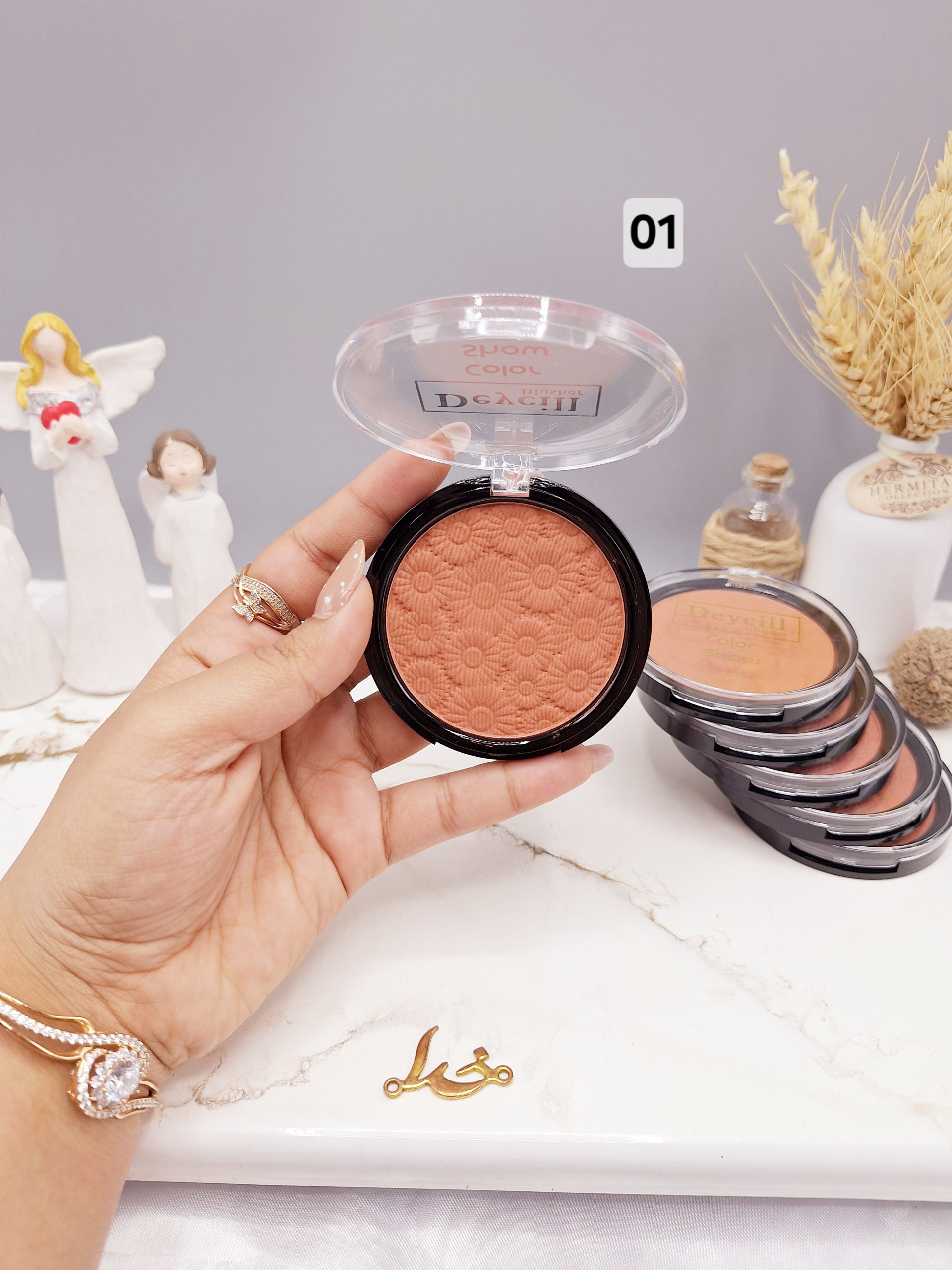 رژگونه پرطرفدار دایره ای برند دیسیل Deycill کد 22178