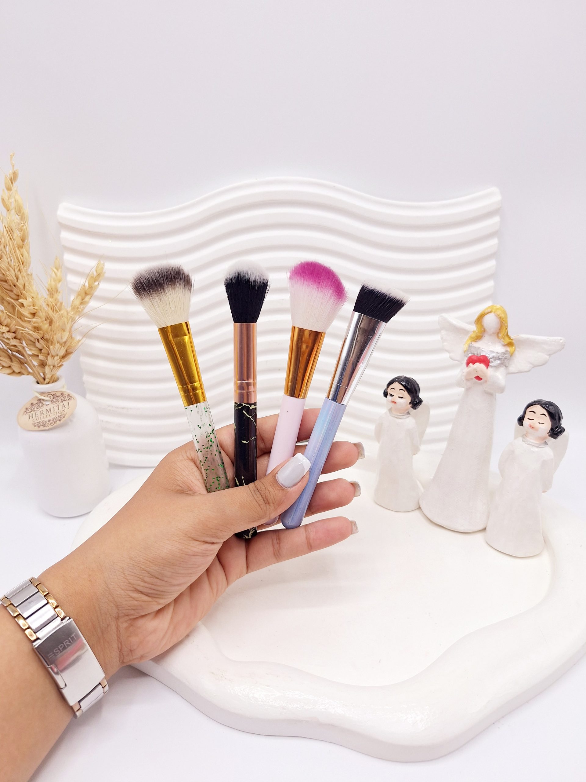 براش رژ گونه و پودر فیکس در طرح های متنوع ارسال رندم