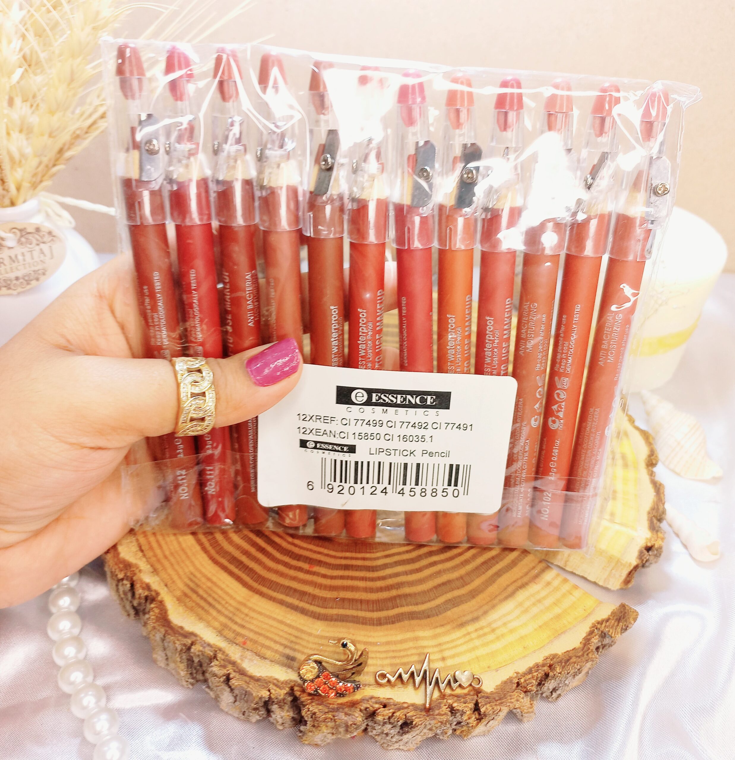 رژلب مدادی تراش دار اسنس Essence