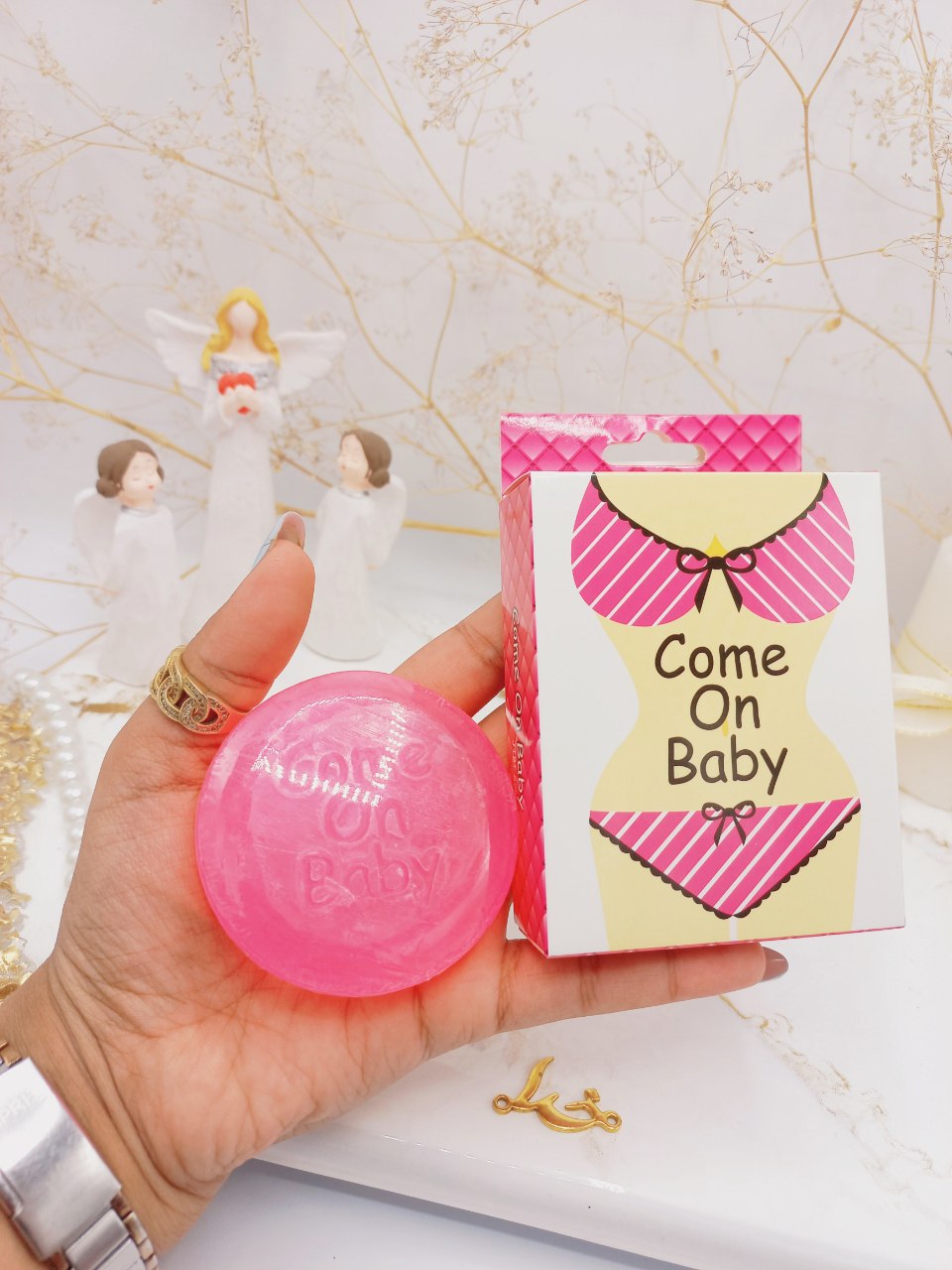 صابون آنتی باکتریال روشن کننده نواحی حساس رایحه ( گلی) Come On Baby کد 300036