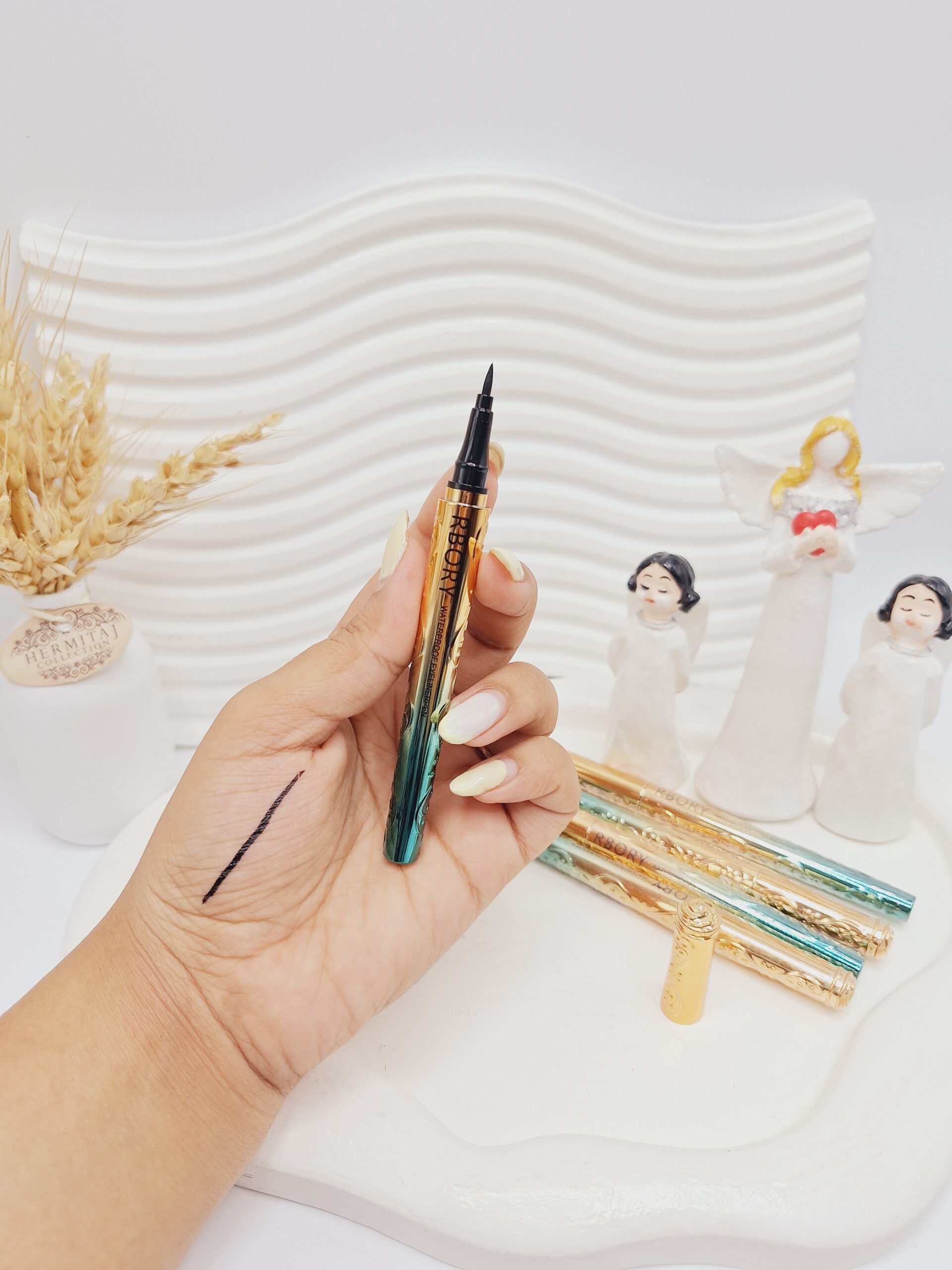 خط چشم ماژیکی کیفیت عالی برند RBORY اصلی بدنه سبز طلایی کد 6458