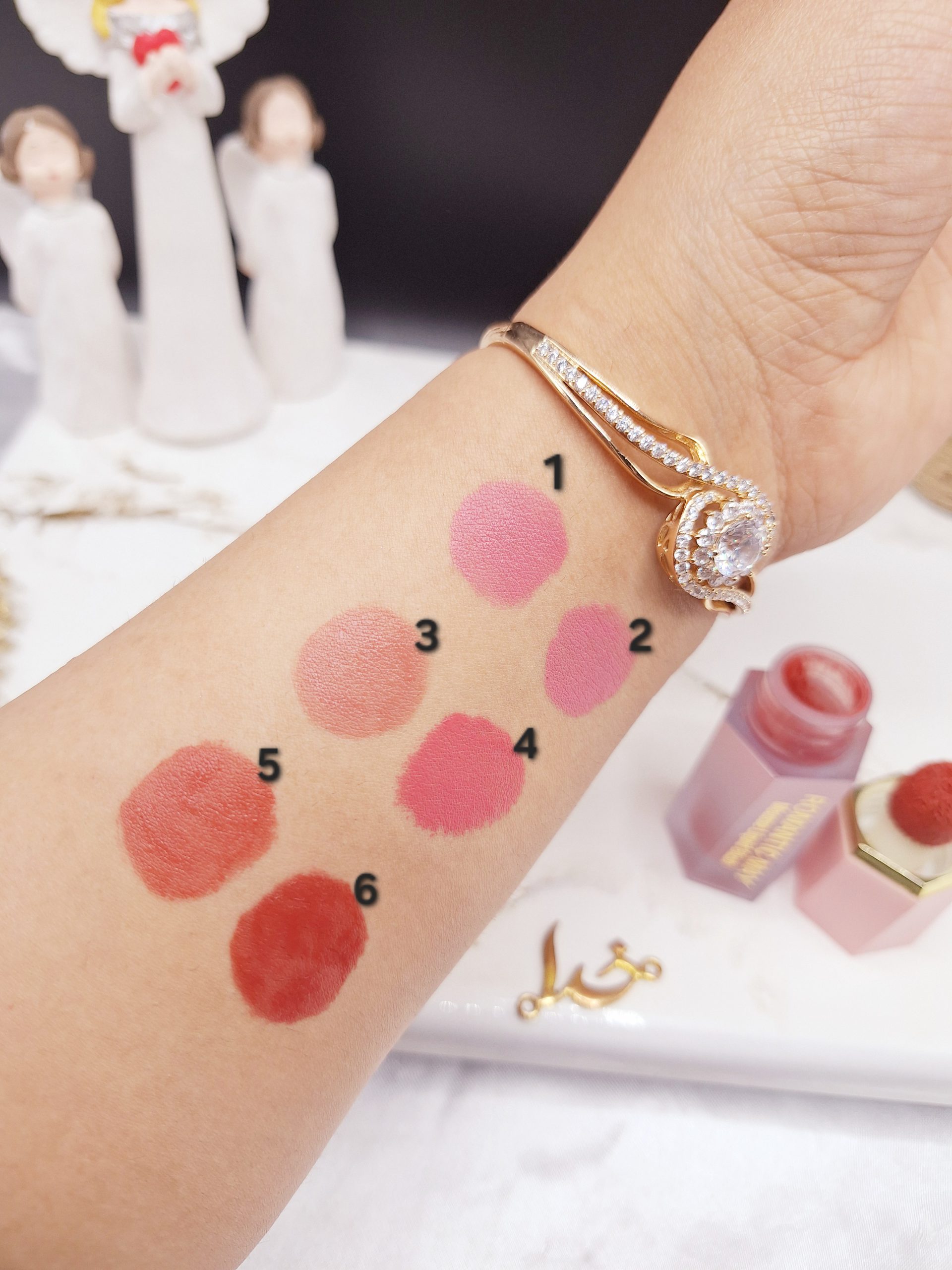 رژ گونه پد دار مایع برند ROMANTIC MAY کد YR-909