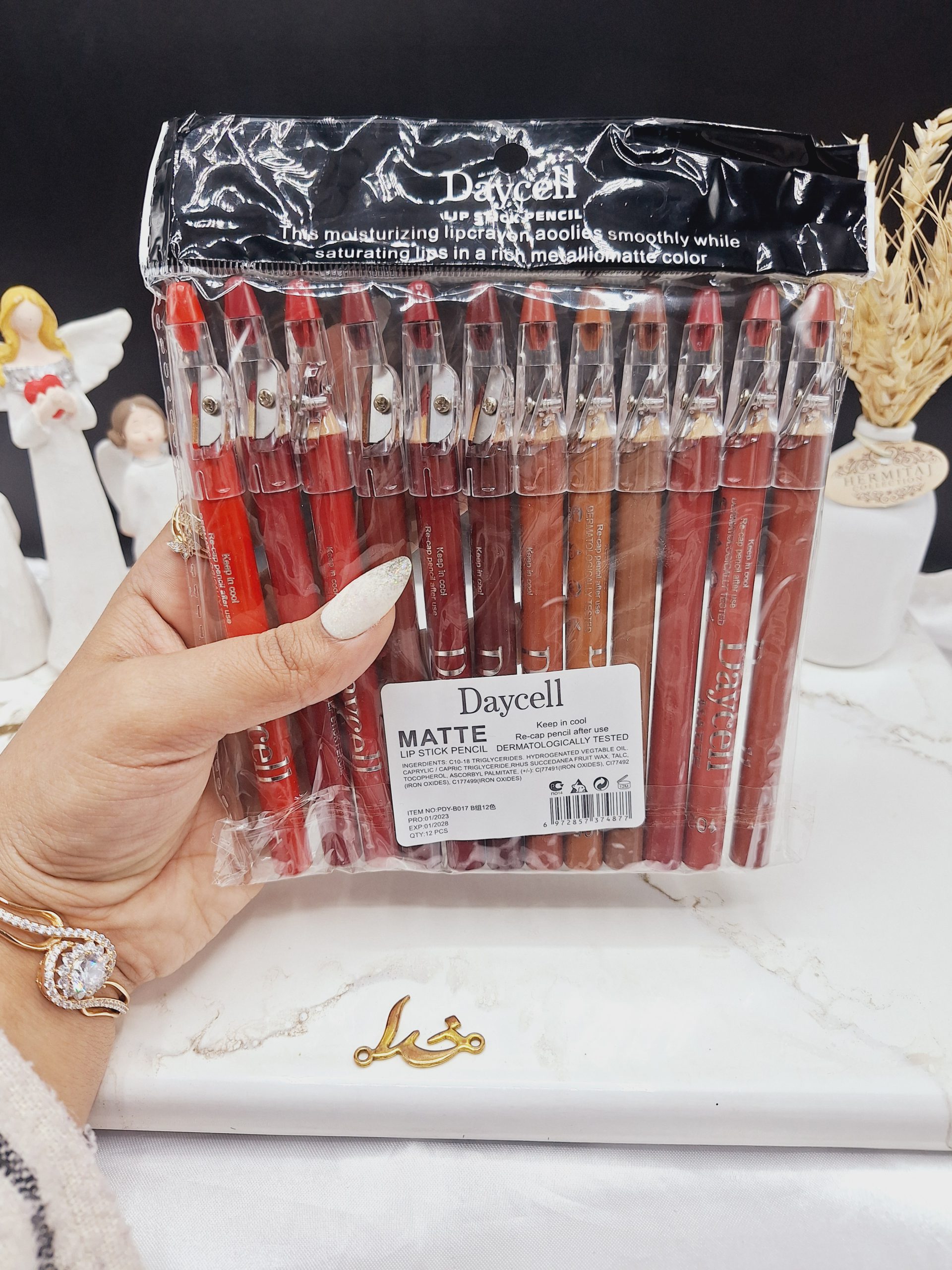 رژ مدادی تراش دار برند دایسل Daycell اصلی کد 4877