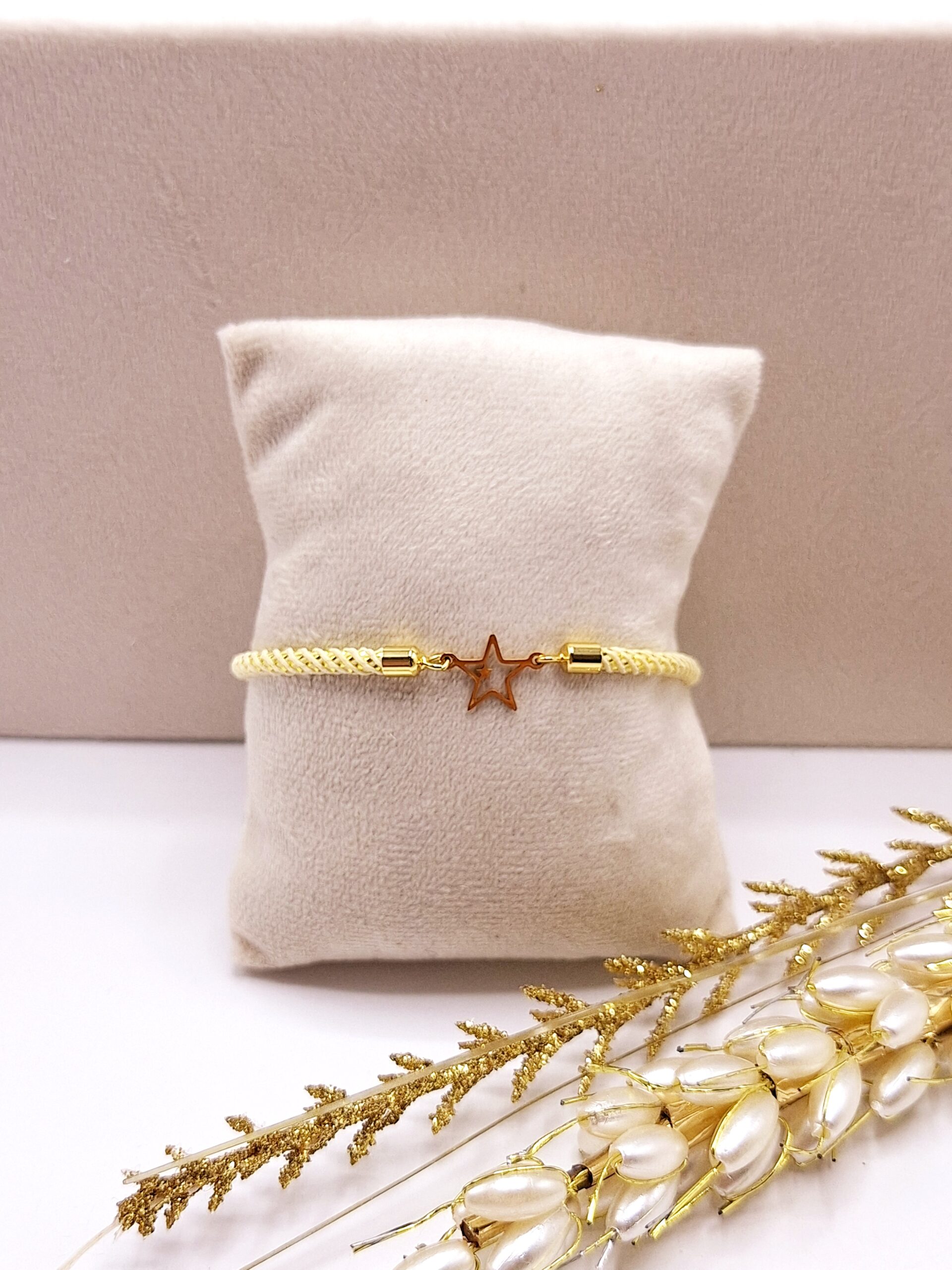 دستبند بافت طرح ستاره طلایی