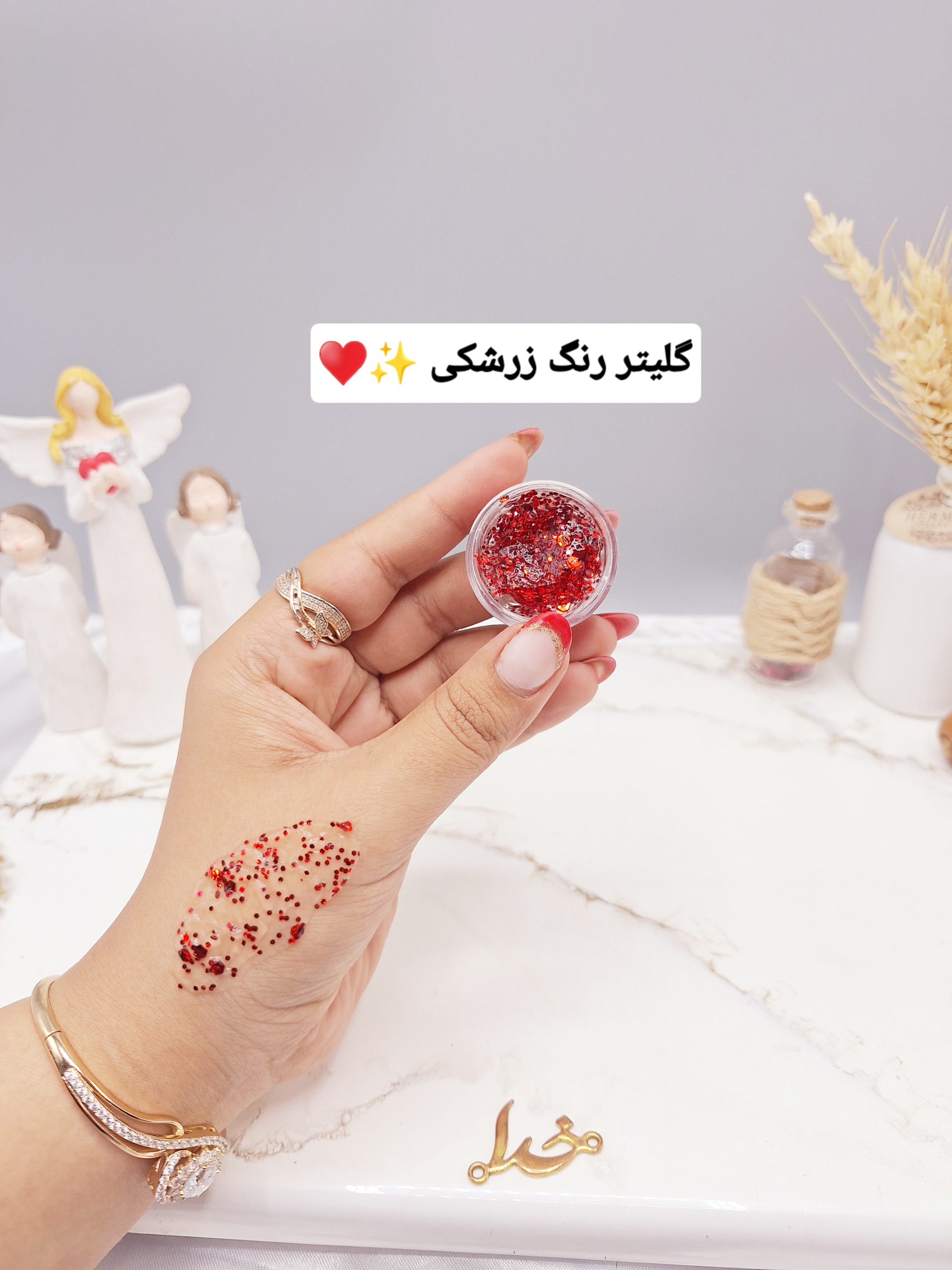 گلیتر مایع رنگ قرمز