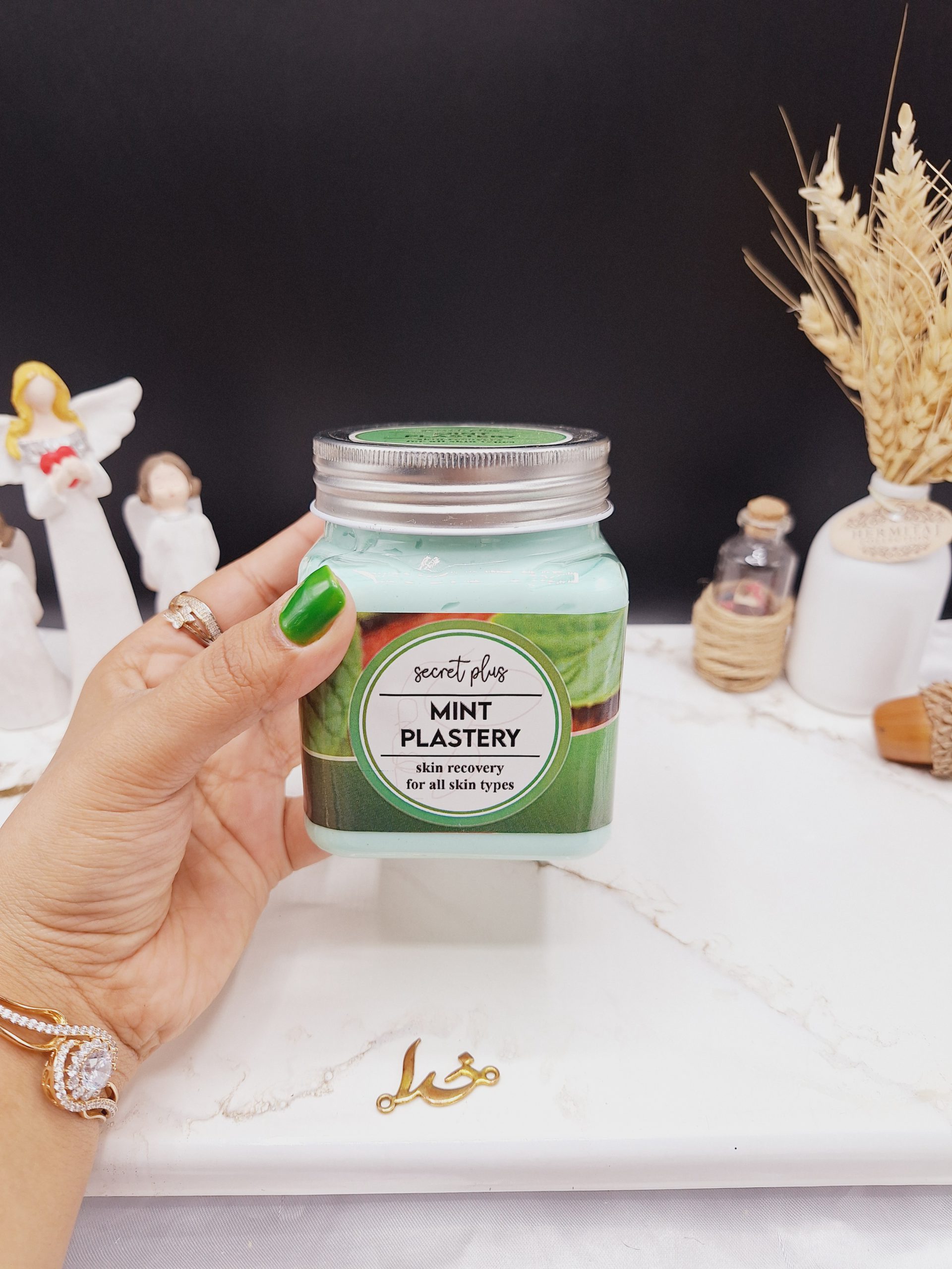 اسکراب لایه بردار تیرگی رایحه گچی نعنا MINT PLASTERY برند secret plus حجم 500ml