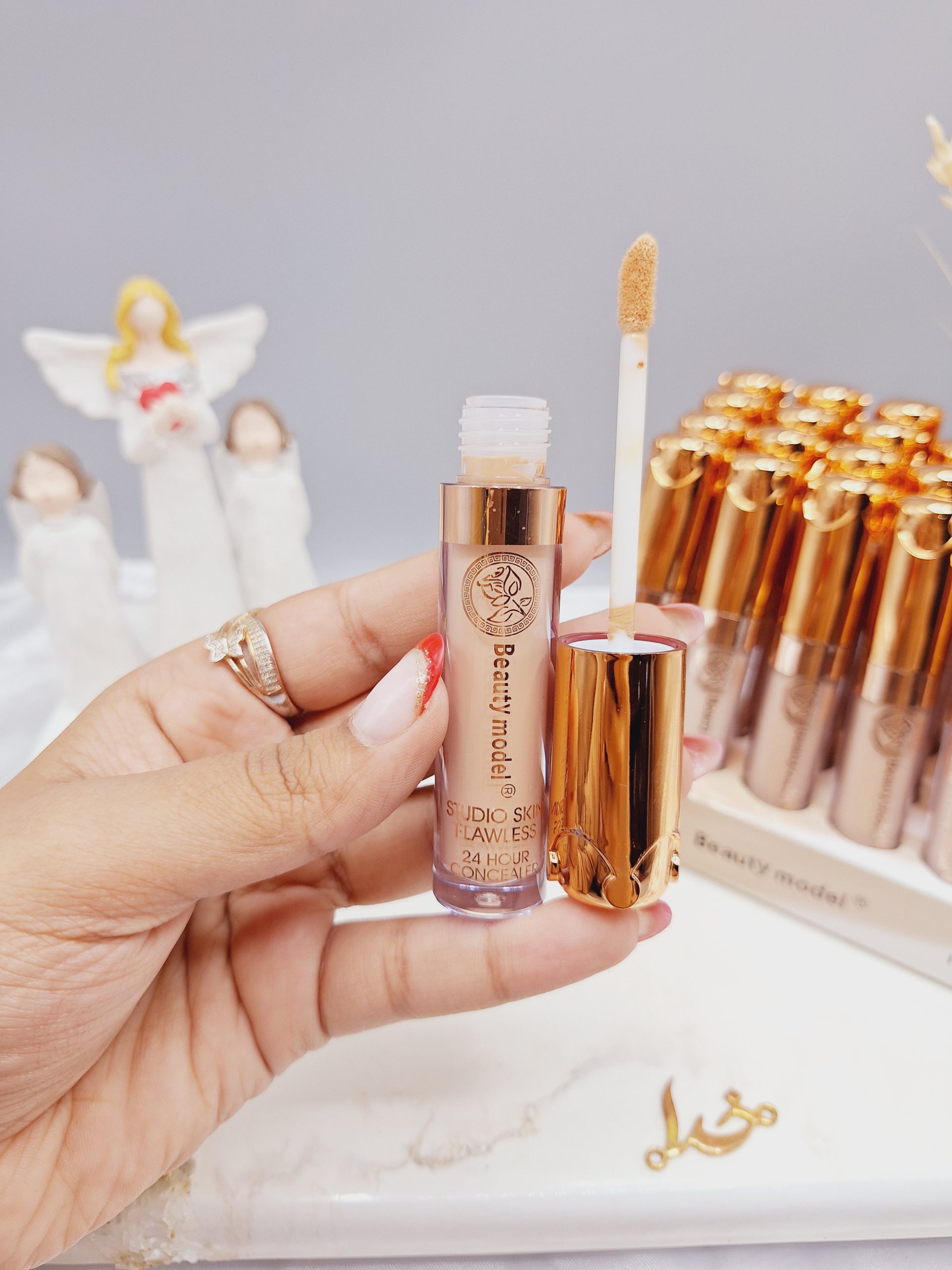 کانسلیر زیر چشم طرح تاج برند Beauty model کد F_013