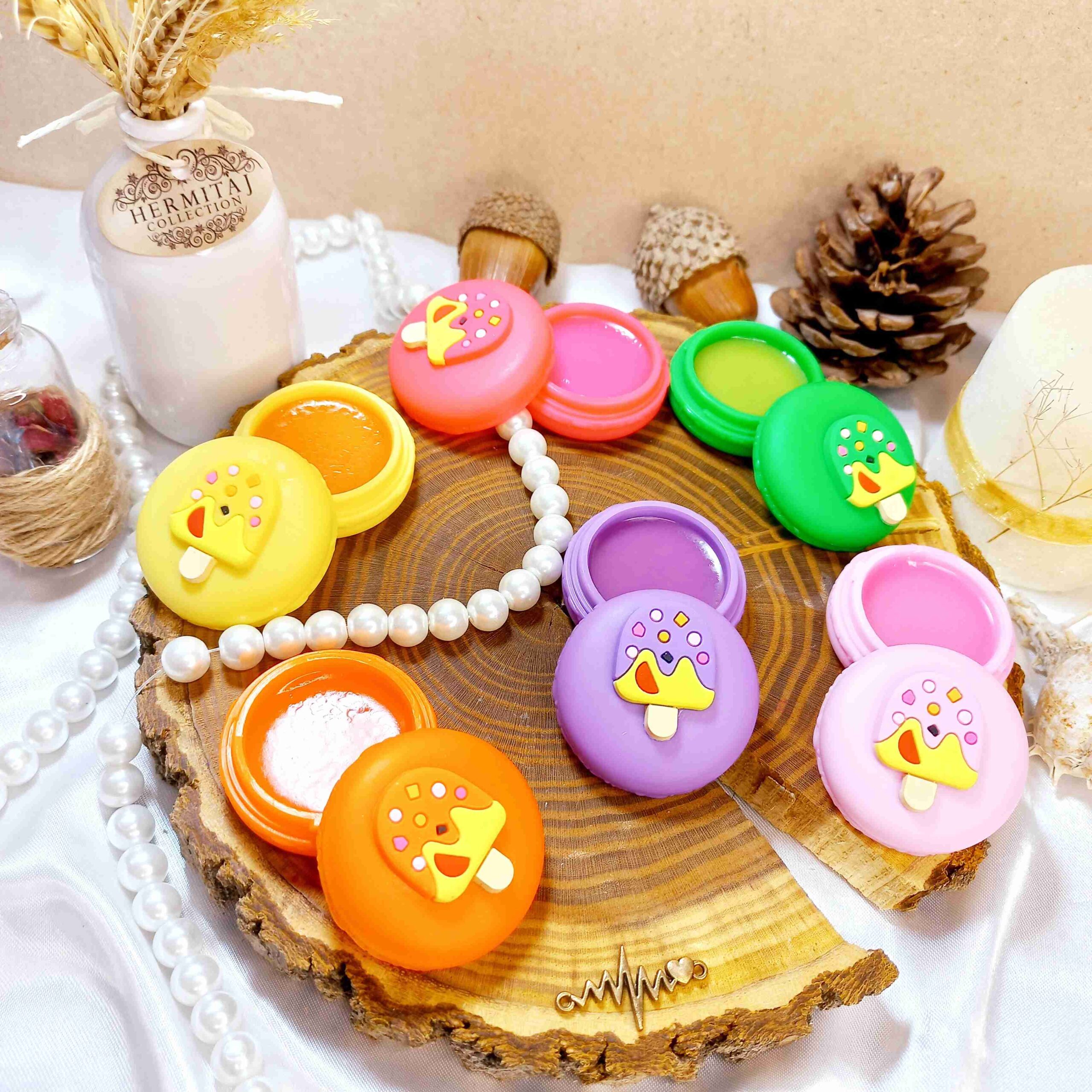 بالم لب میوه ای گرد FAVOR BEAUTY