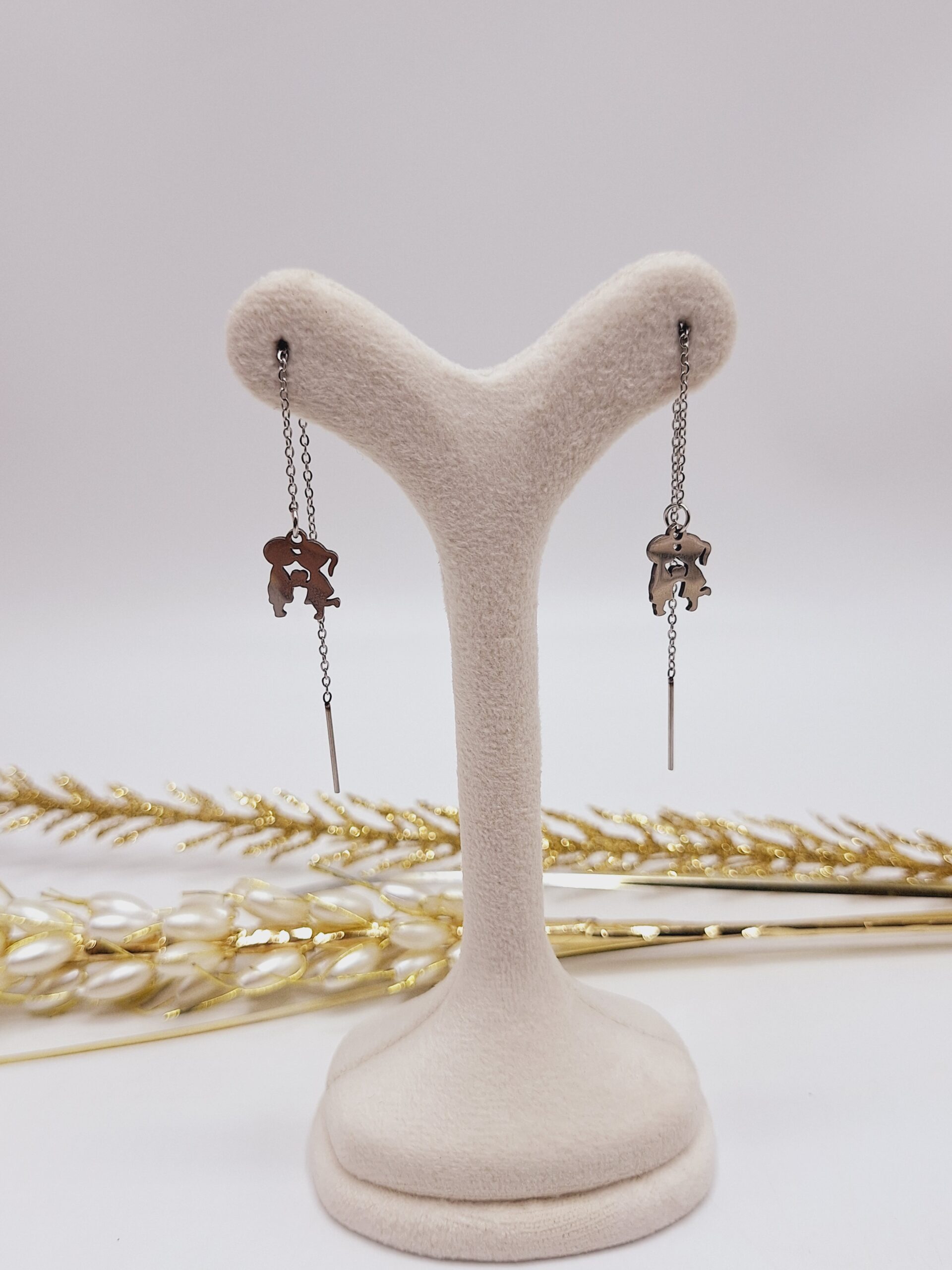 گوشواره بخیه ای طرح زوج عاشقانه