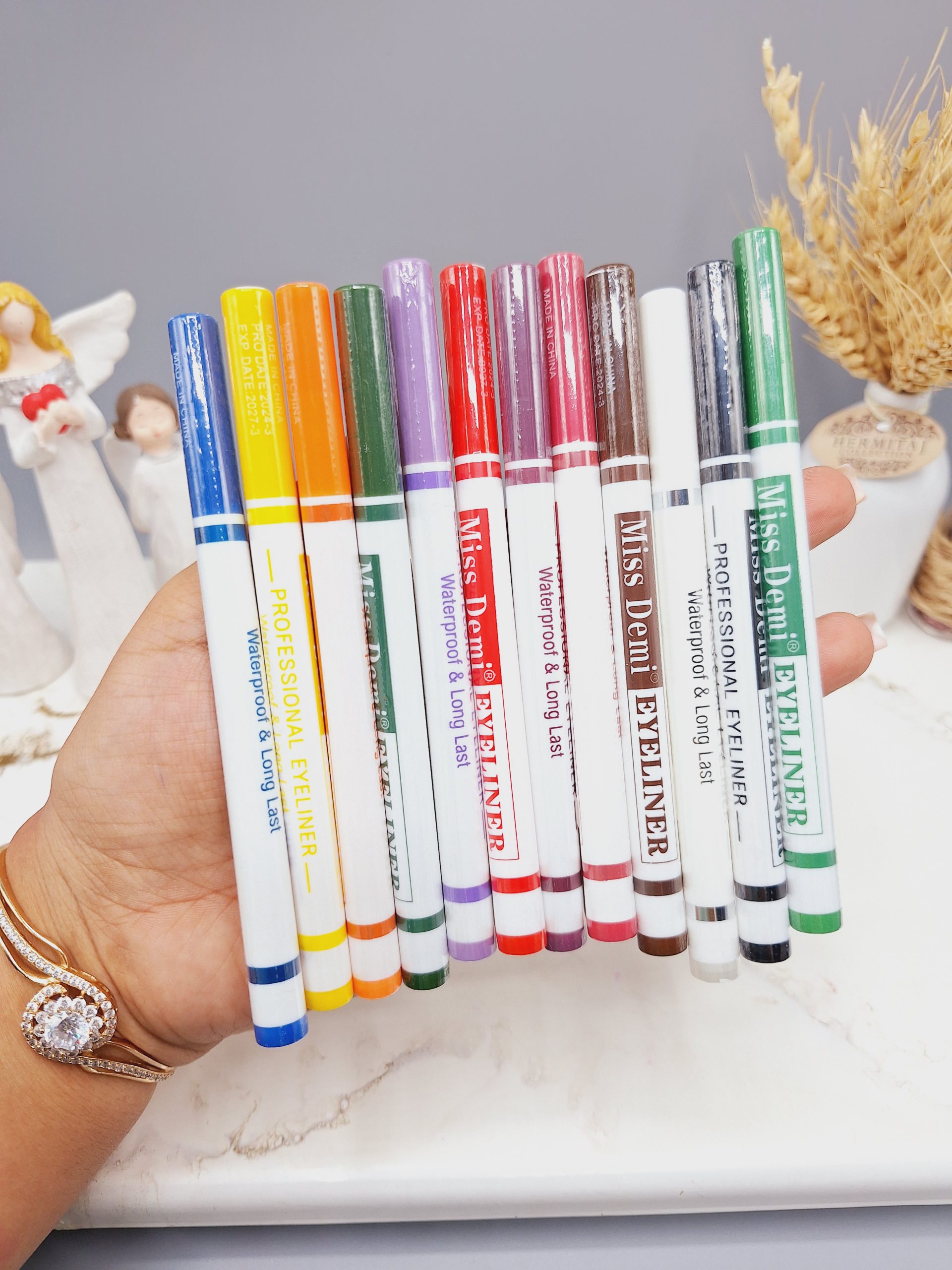 خط چشم ماژیکی رنگی برند میس دمی کد 80168C