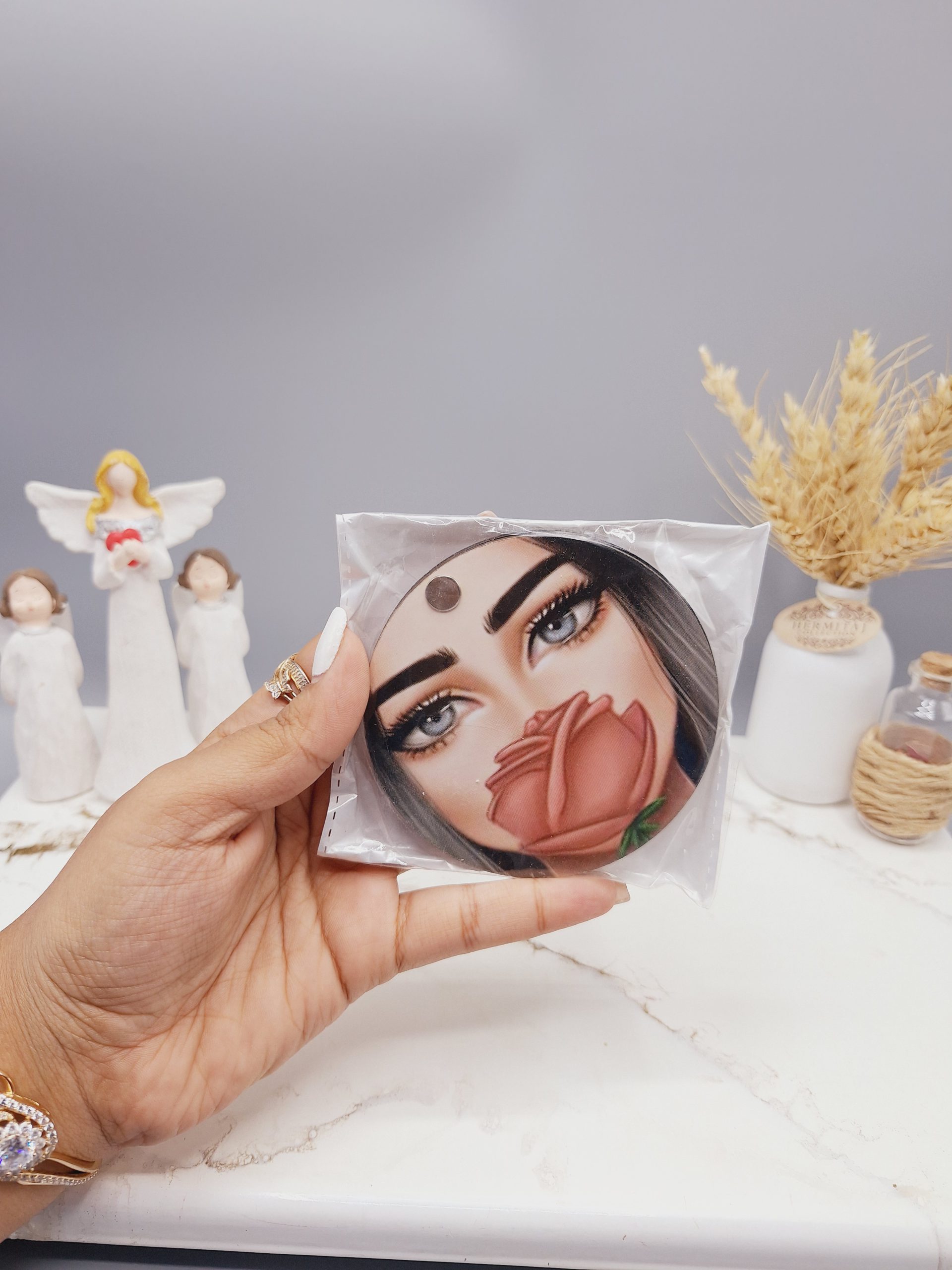 آینه گرد مدل دختر طرح رندم