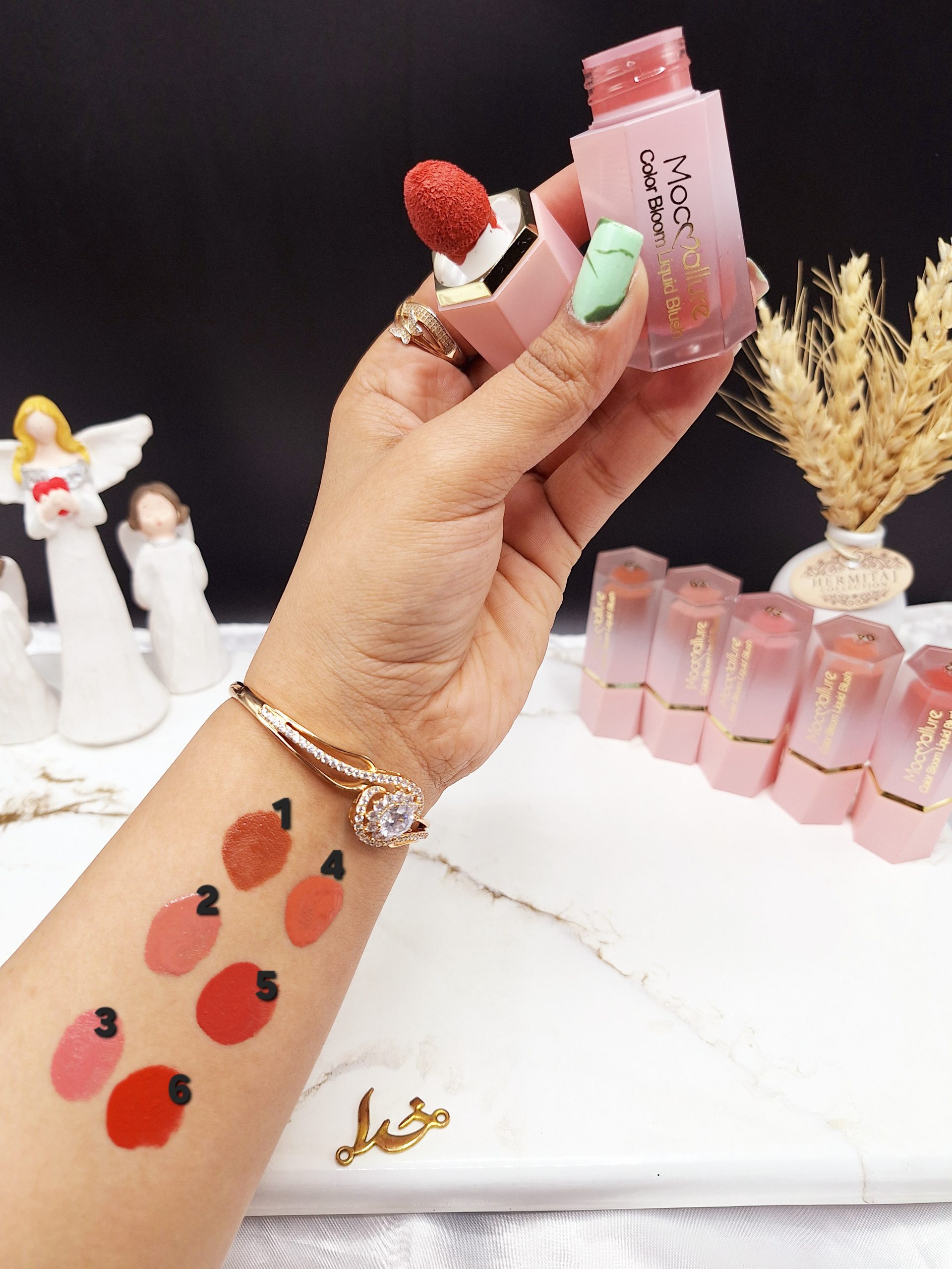 رژگونه پد دار موکالره Mocallure کد Moc 229