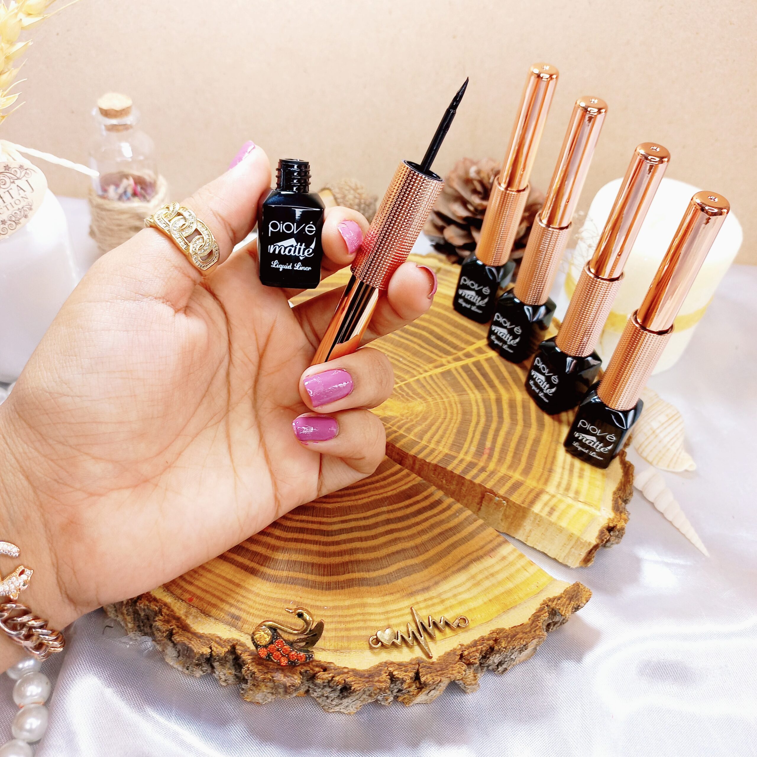 خط چشم کوزه ای پیوو کد P-E8028