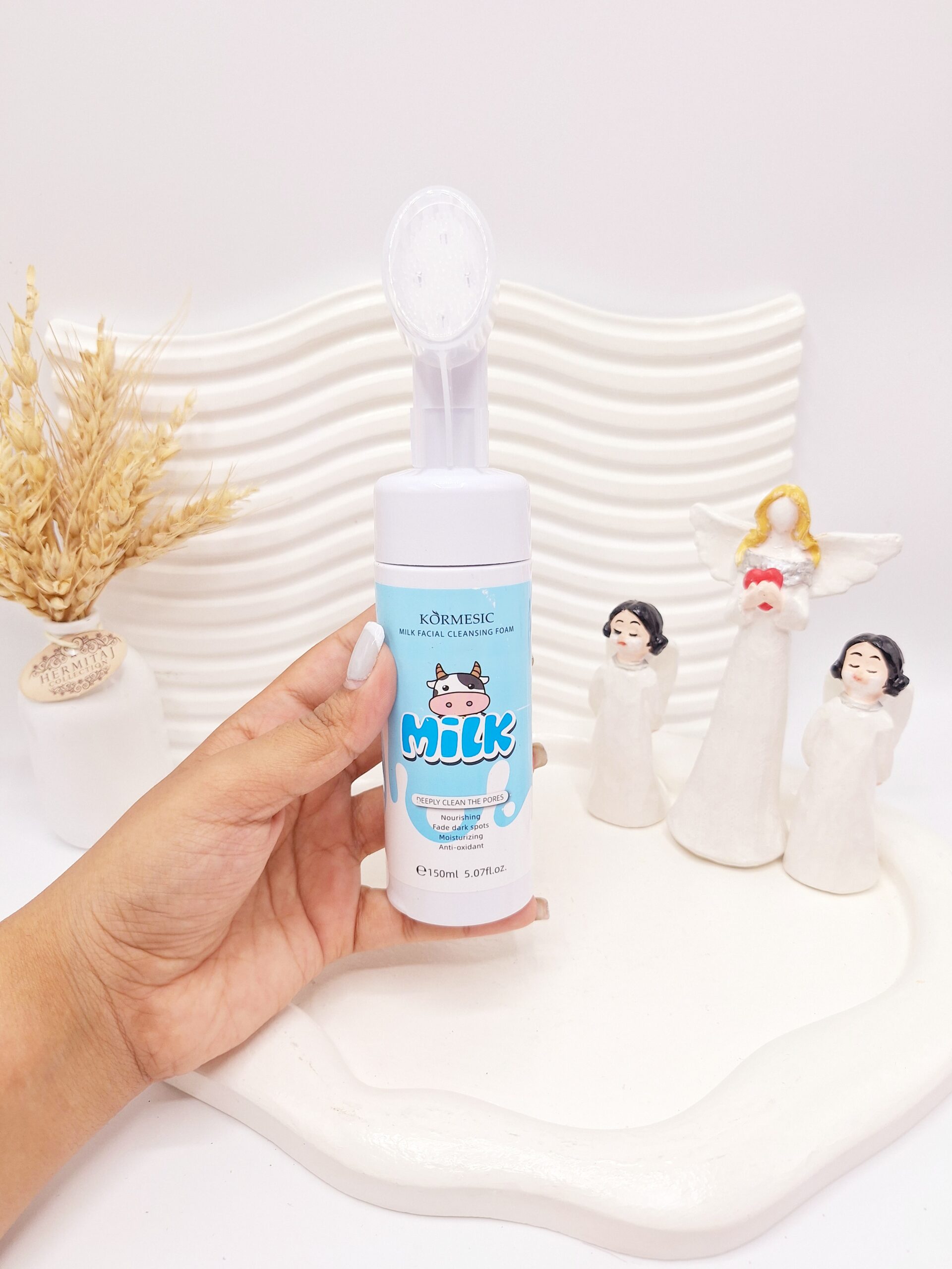 فوم شستشو براش دار شیر گاو KORMESIC کد 2905