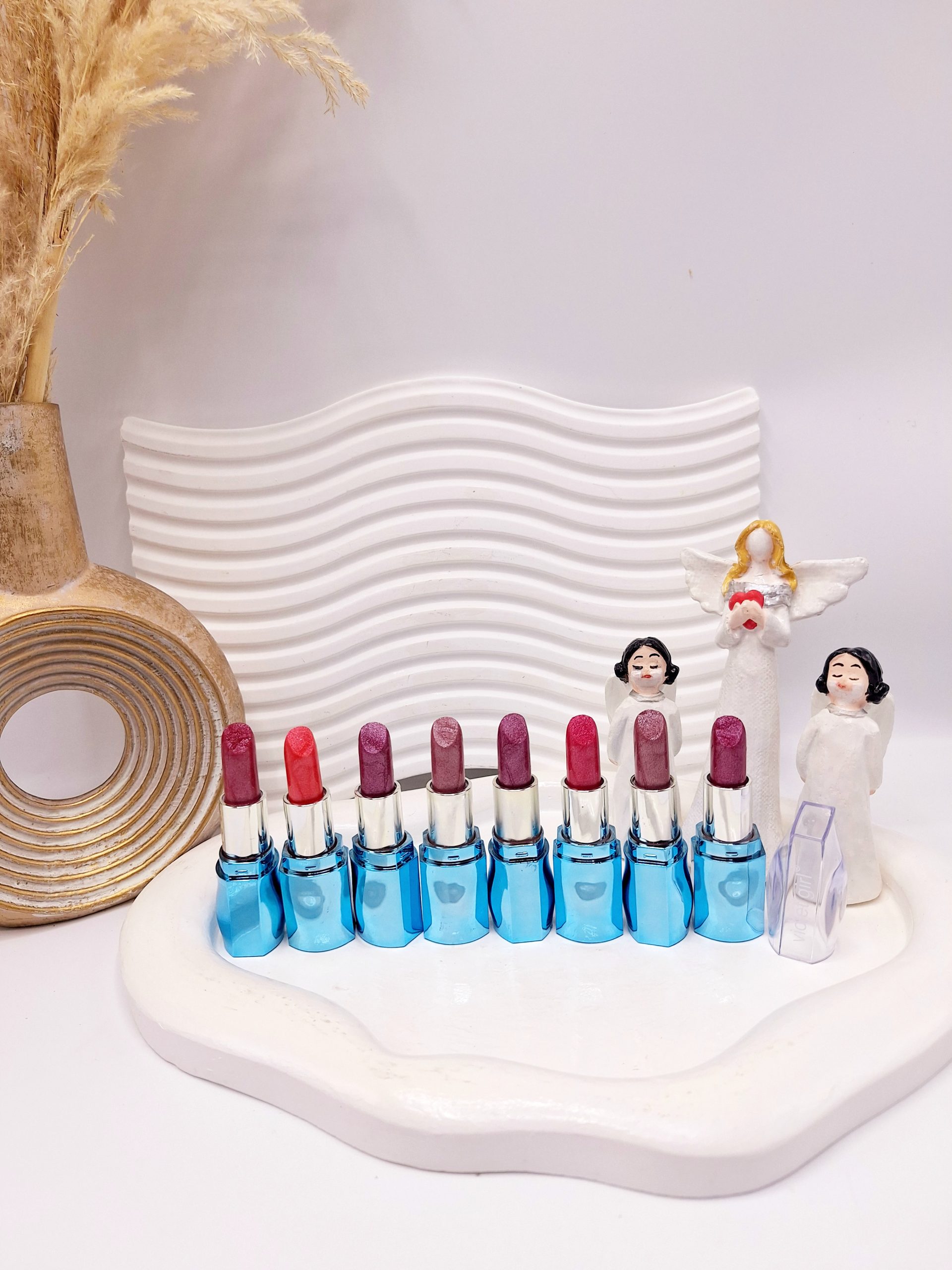 پک 8 تایی رژ جامد شاین دار زیبا برند violet girl کد NO:8020