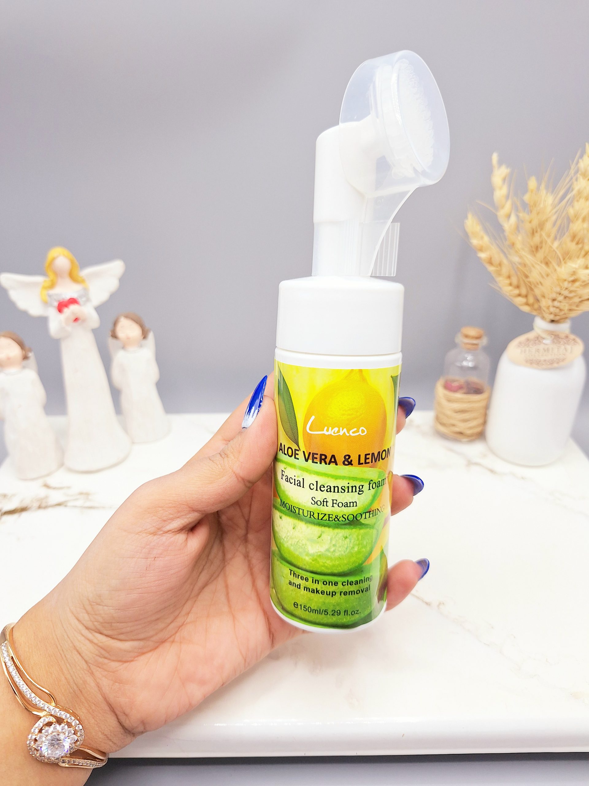 فوم شستشو براش دار آلوورا و لیمو لانکو کد YS:2385-8