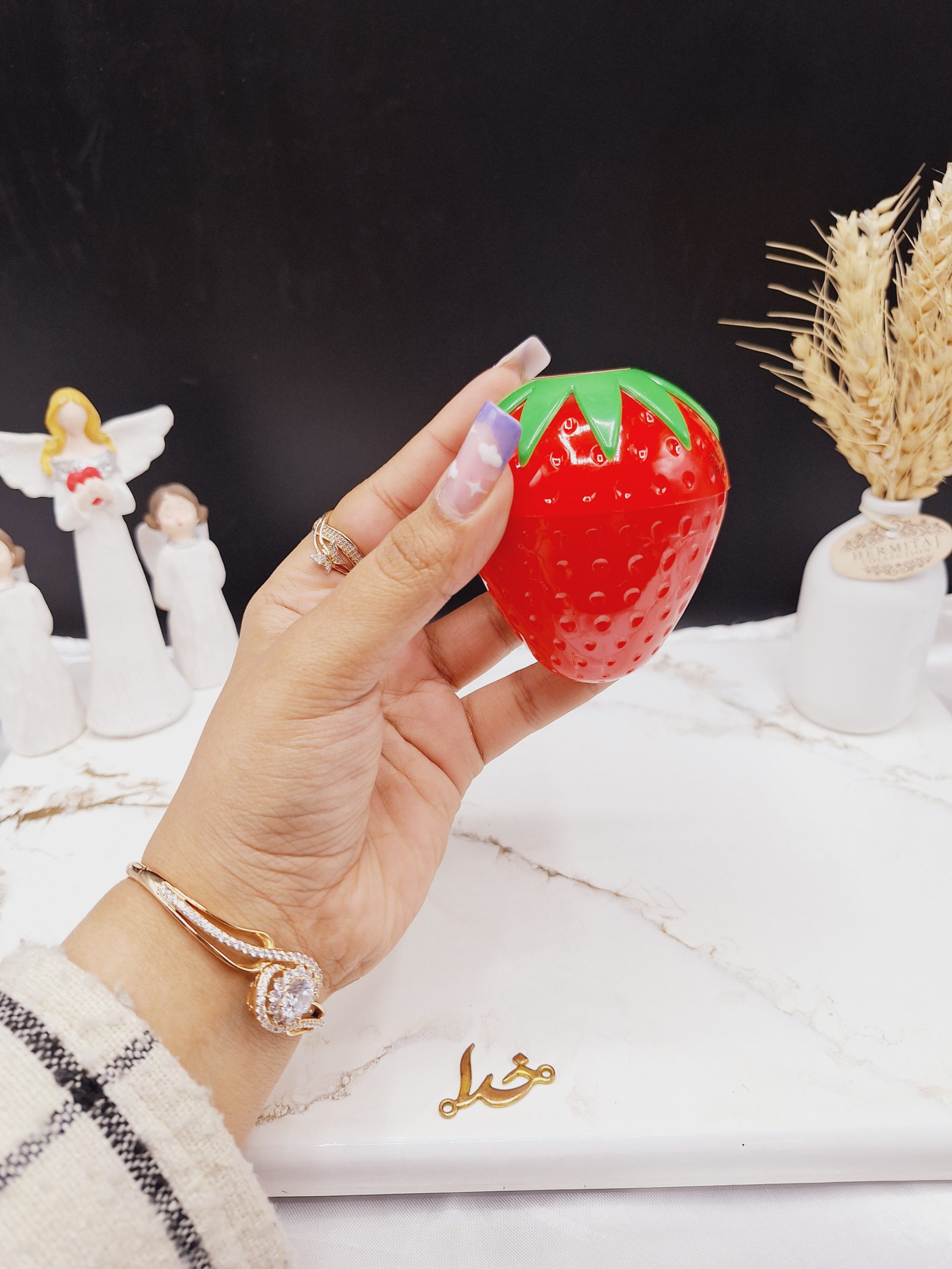 کرم دست طرح توت فرنگی وکالی Wokali کد 270