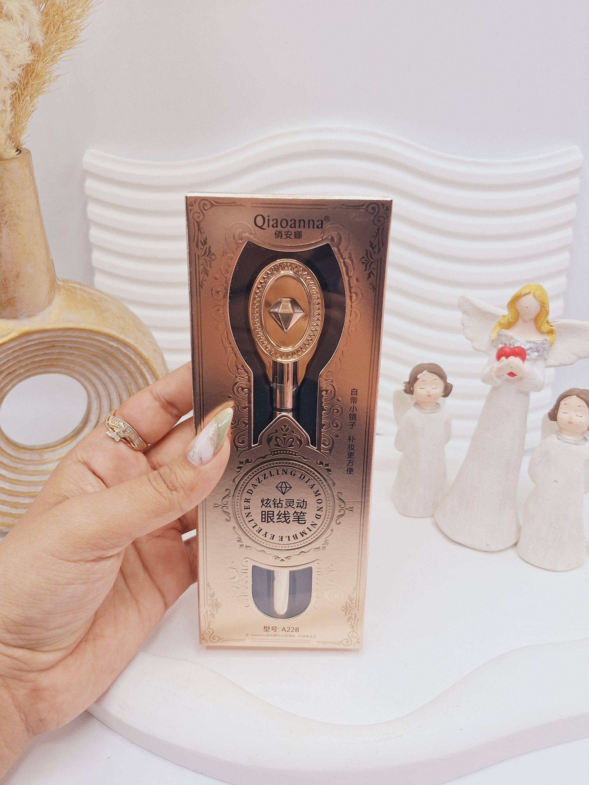 خط چشم سوپر لاکچری اصلی برند Qiaoanna کد 0136