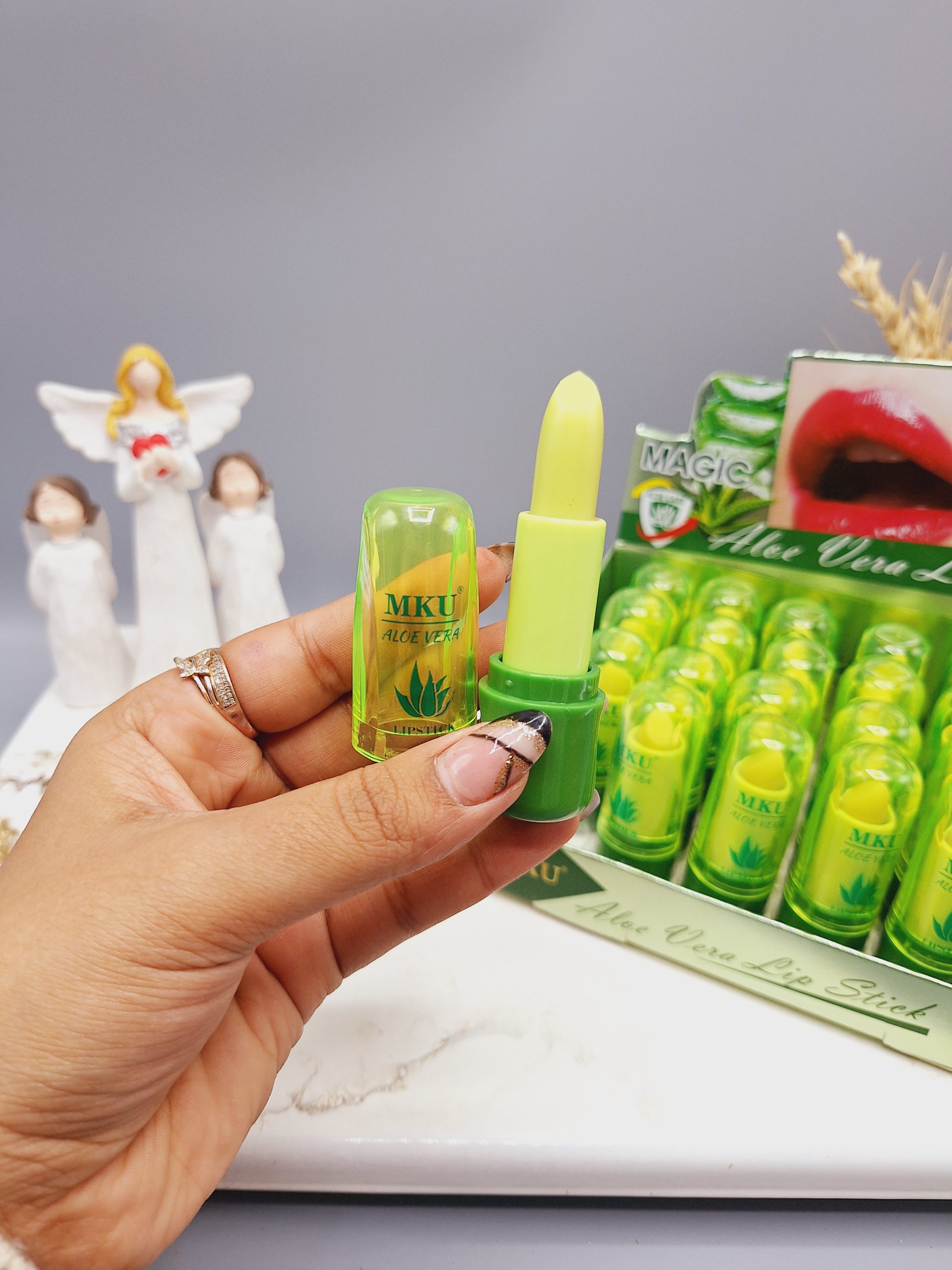 بالم لب مغذی آلوورا برند مجیک کد L29