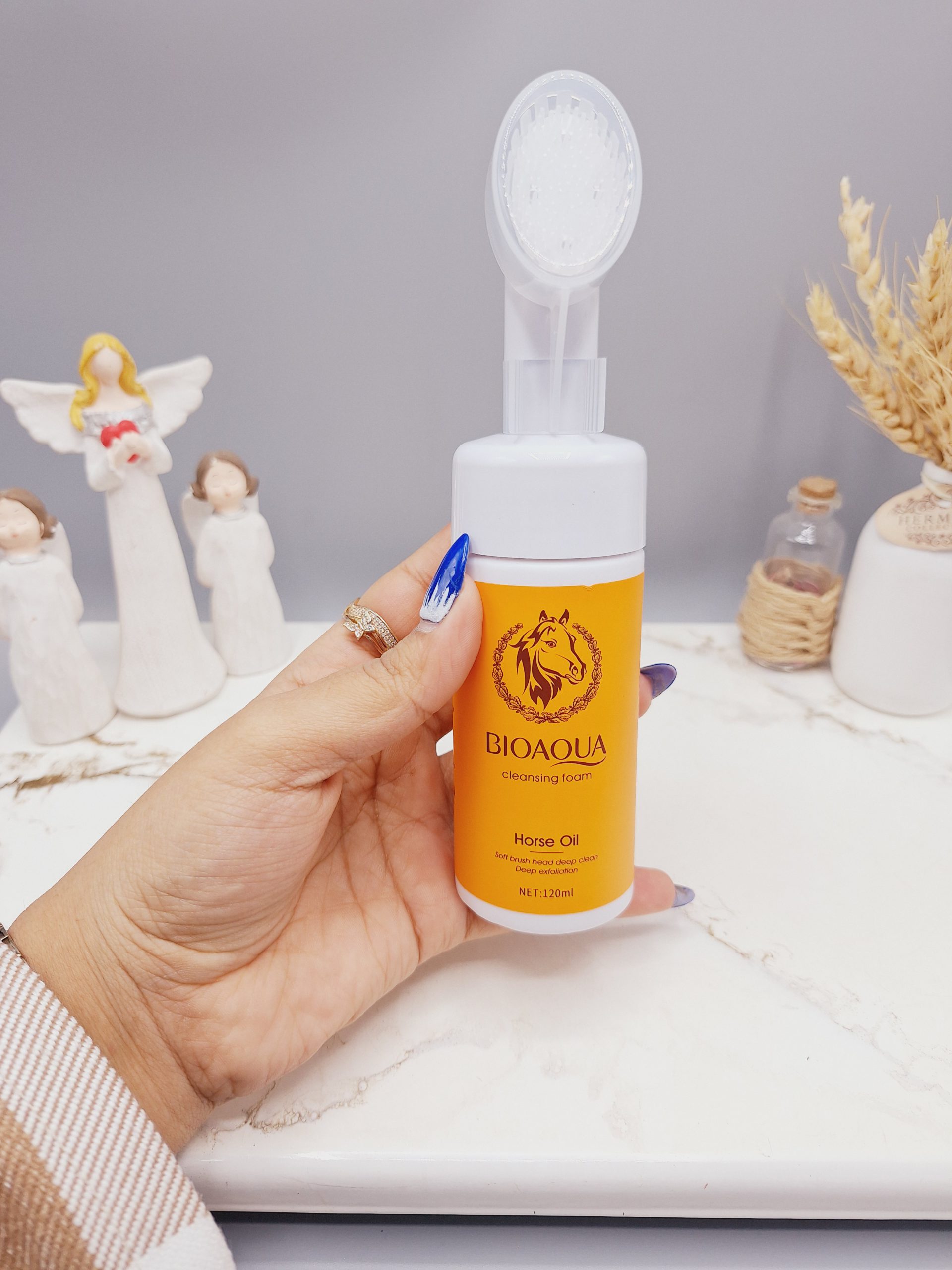 فوم براش دار ضد چین و چروک روغن اسب بیوآکوا حجم 120 میل کد 34236