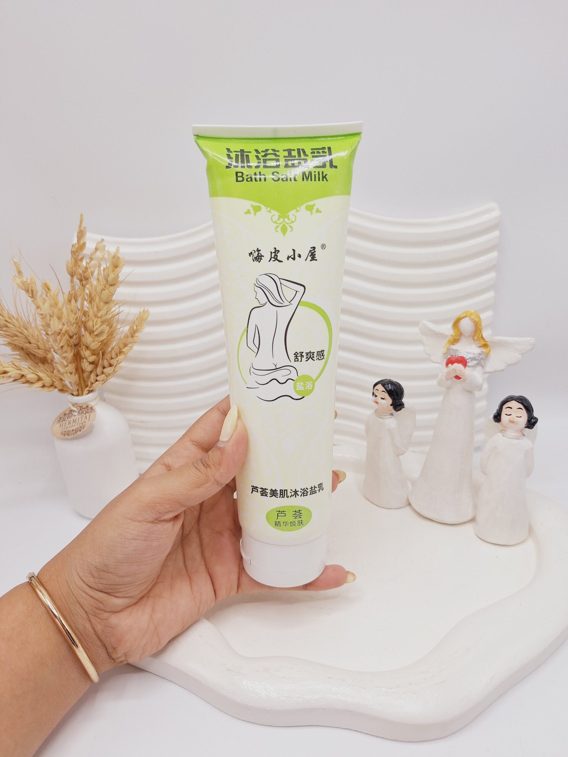 نمک بدن شیر رایحه آلوئه ورا حجم 450 گرم کد 2389