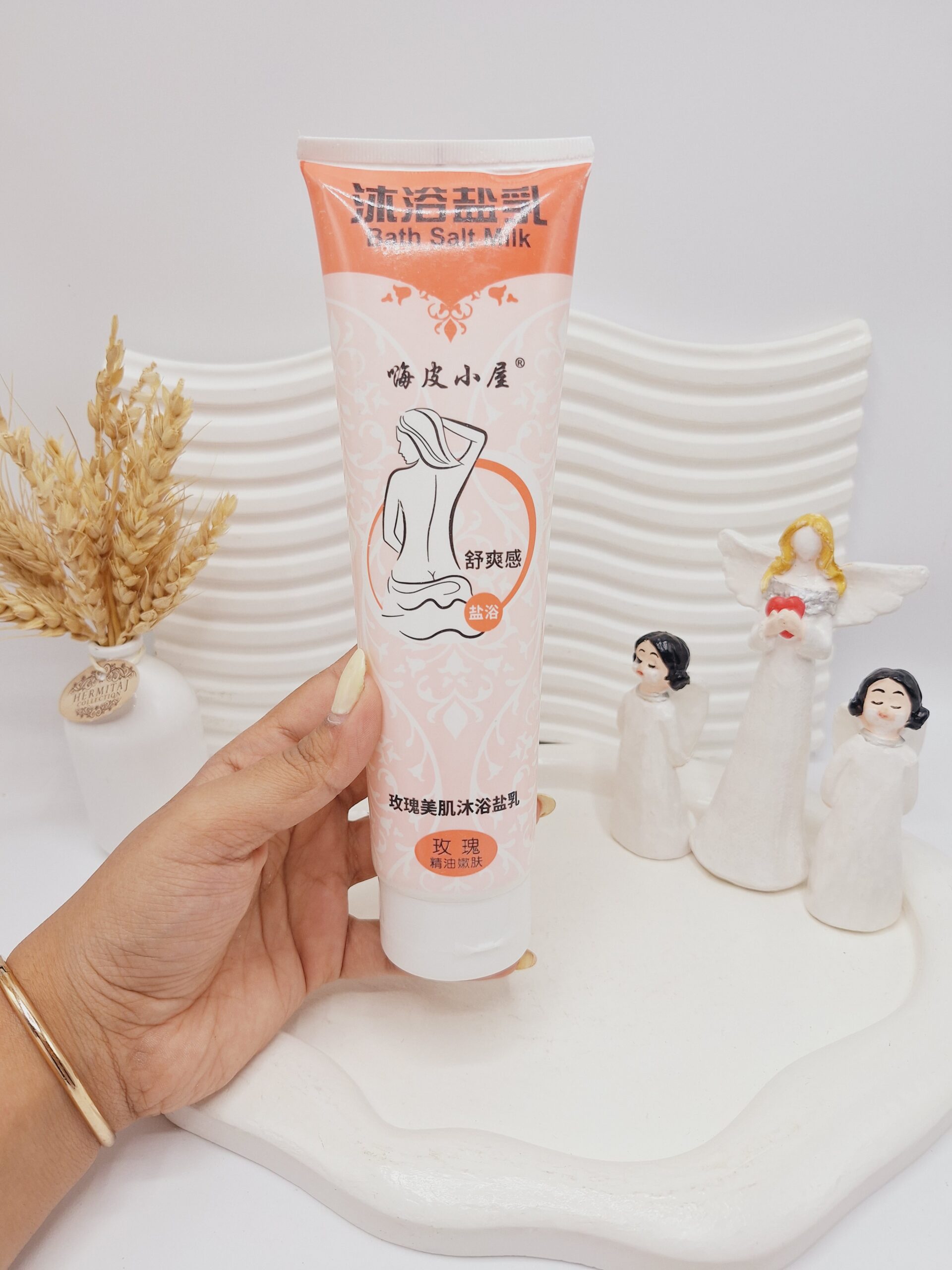 نمک بدن شیر رایحه گل رز حجم 450 گرم کد 5328