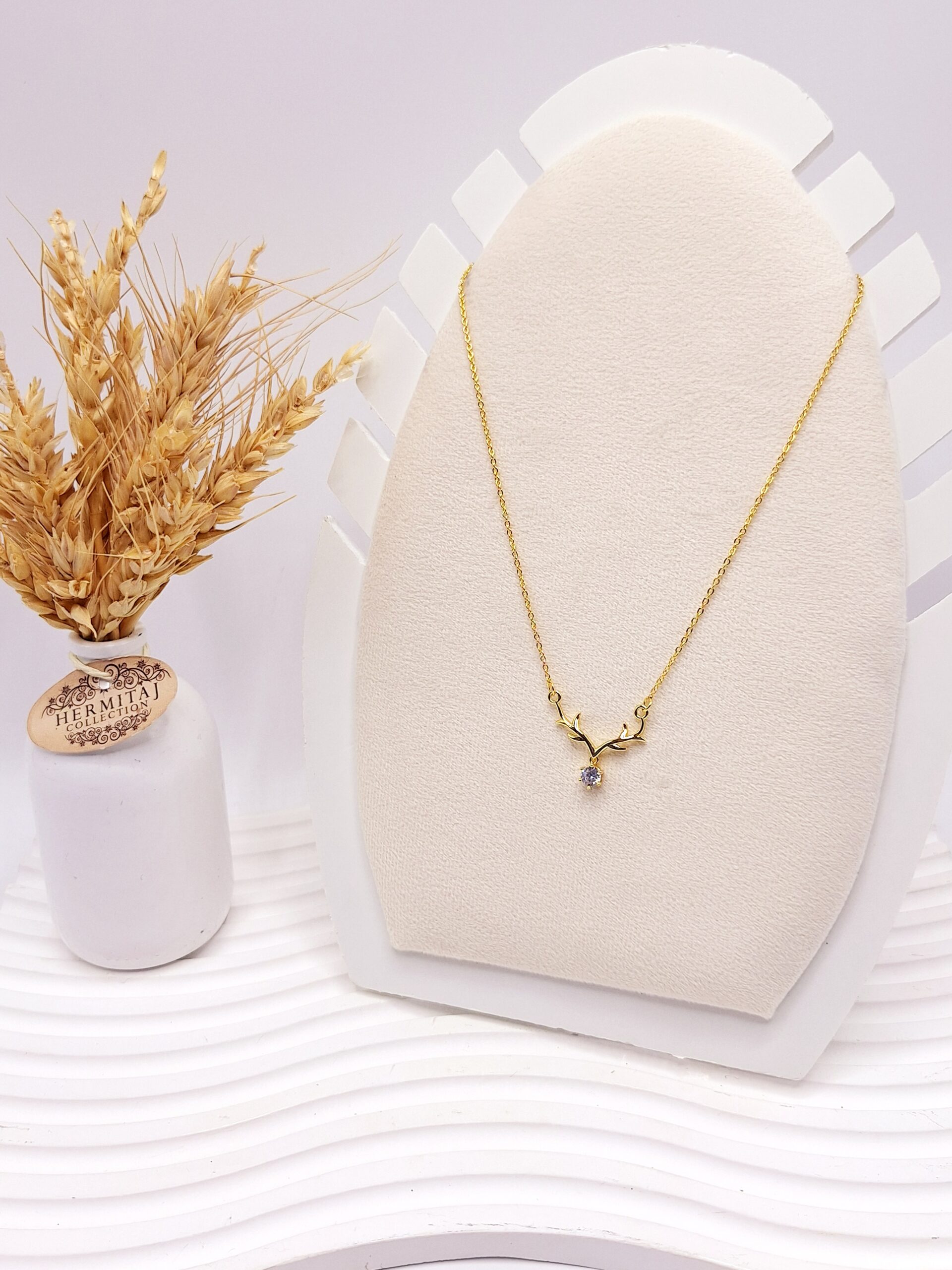 گردنبند طرح شاخ گوزن نگین دار طلایی