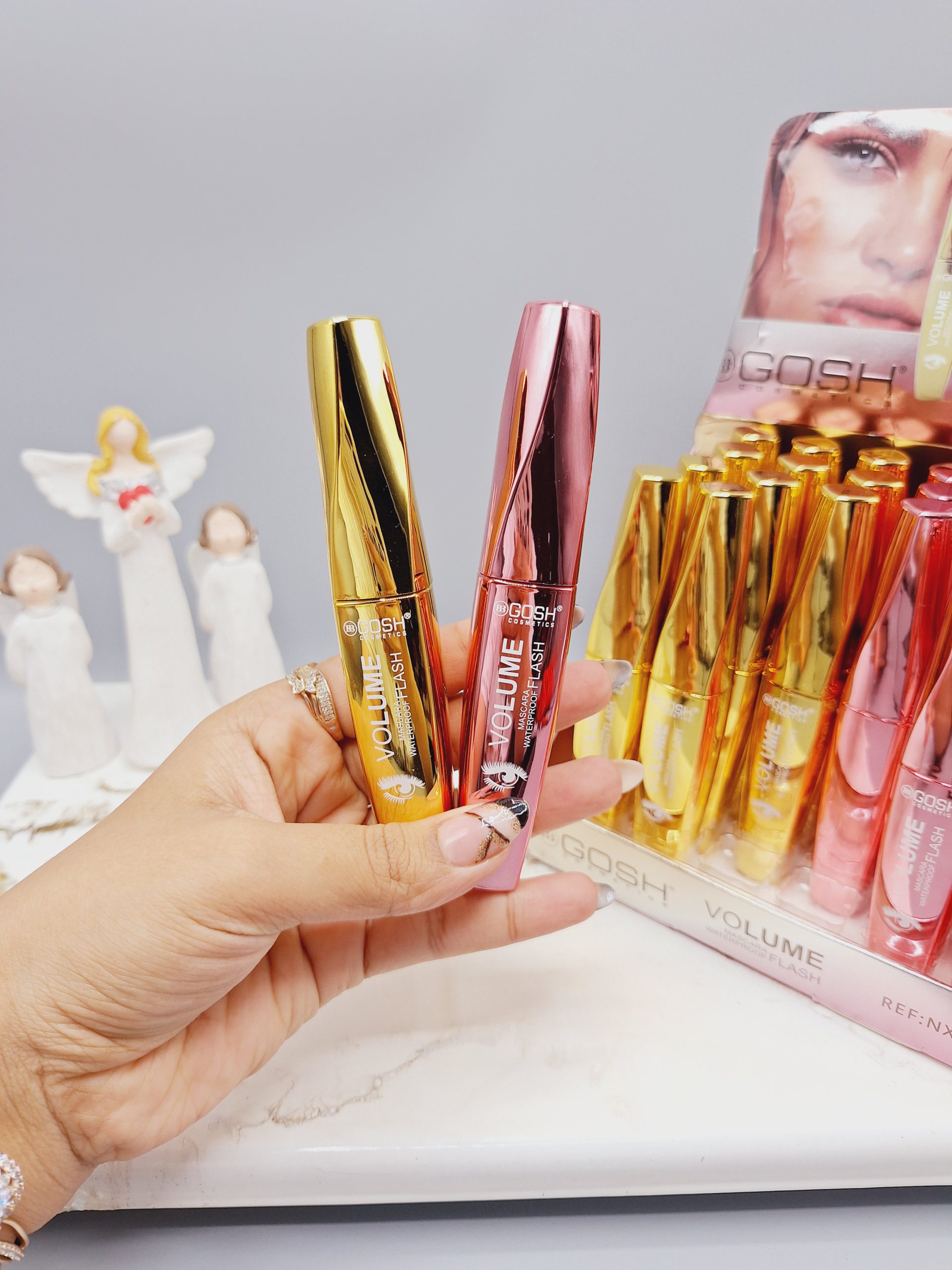 ریمل حجم دهنده و پر پشت کننده GOSH کد M143