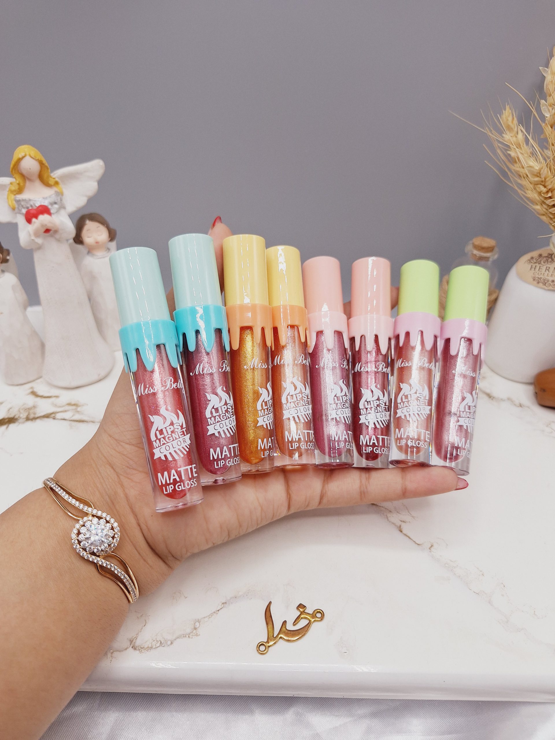 لیپ گلاس شاین دار طرح آبنباتی برند میس بتی Miss Betty کد L1129