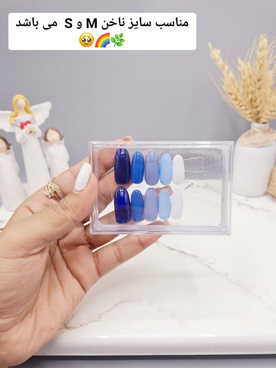 ناخن مصنوعی با مواد کاشت درجه ۱ طرح ساده و شیک رنگ آبی (به همراه پک اختصاصی)