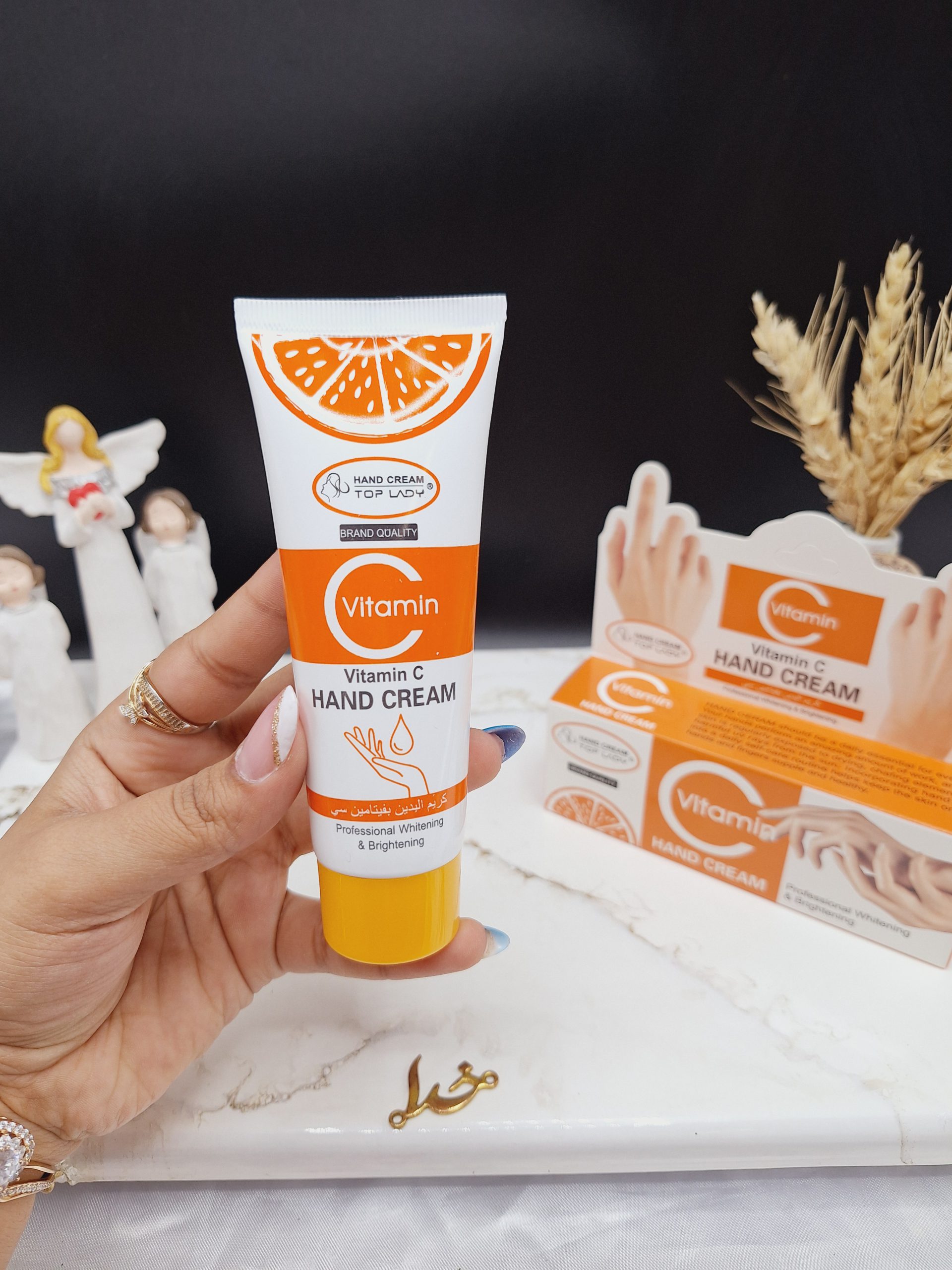 کرم دست حرفه ای روشن کننده دارای ویتامین سی برند تاپ لیدی Top Lady کد T27008