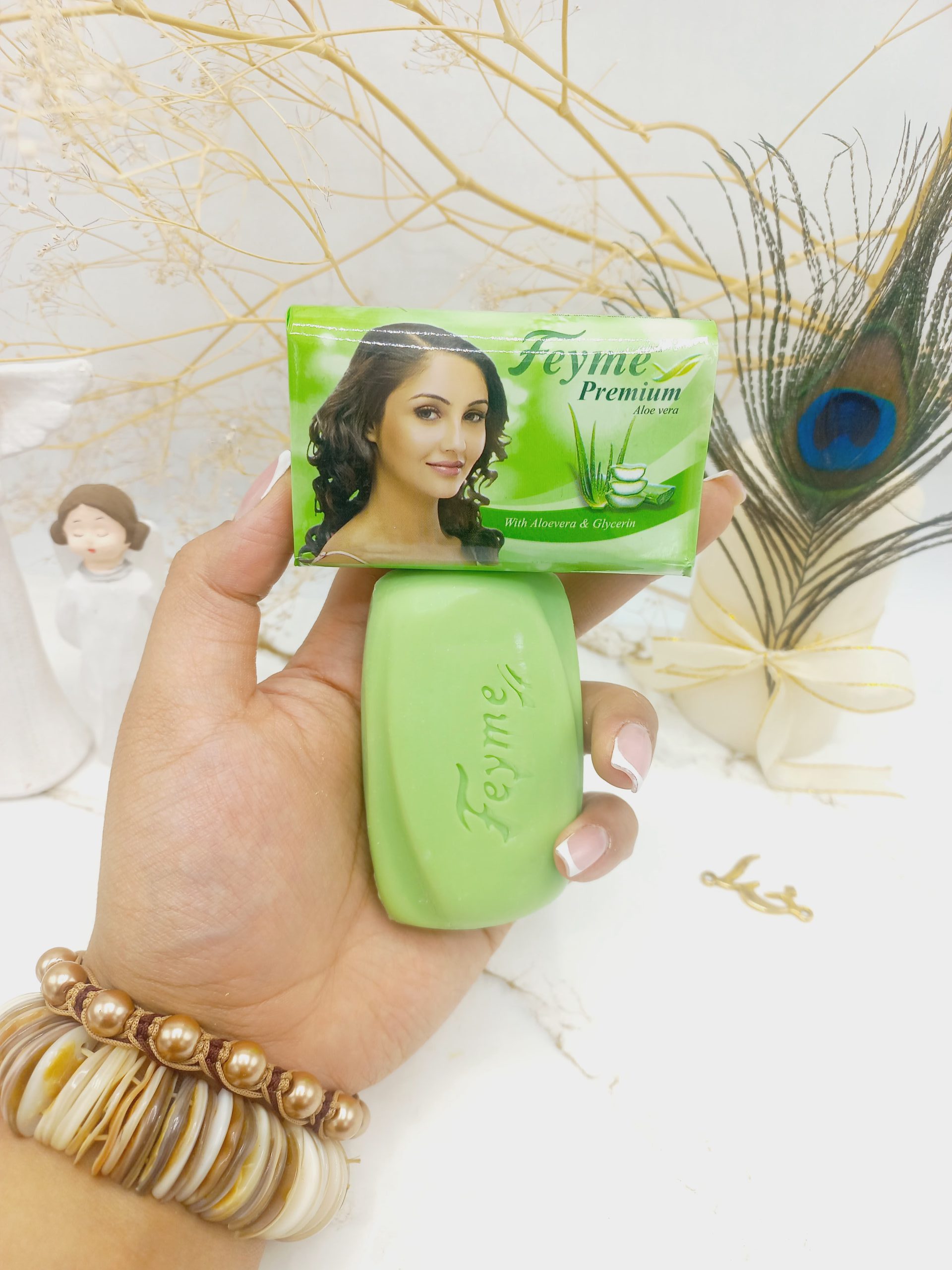 صابون حاوی عصاره آلوئه ورا برند Feyme
