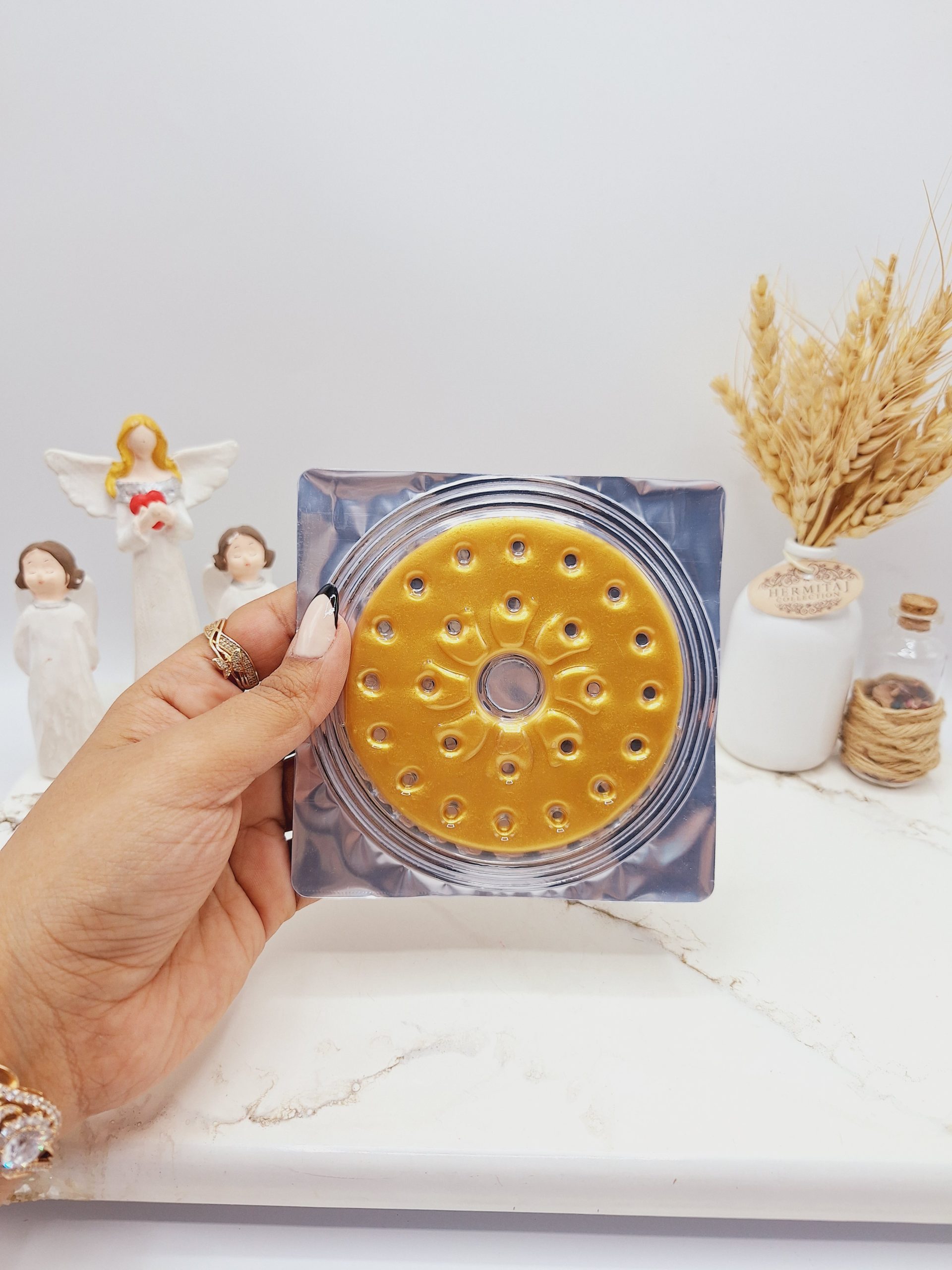 ماسک ورقه ای سینه حجم دهنده و لیفت کننده برند سادور کد 3598 (طلایی)