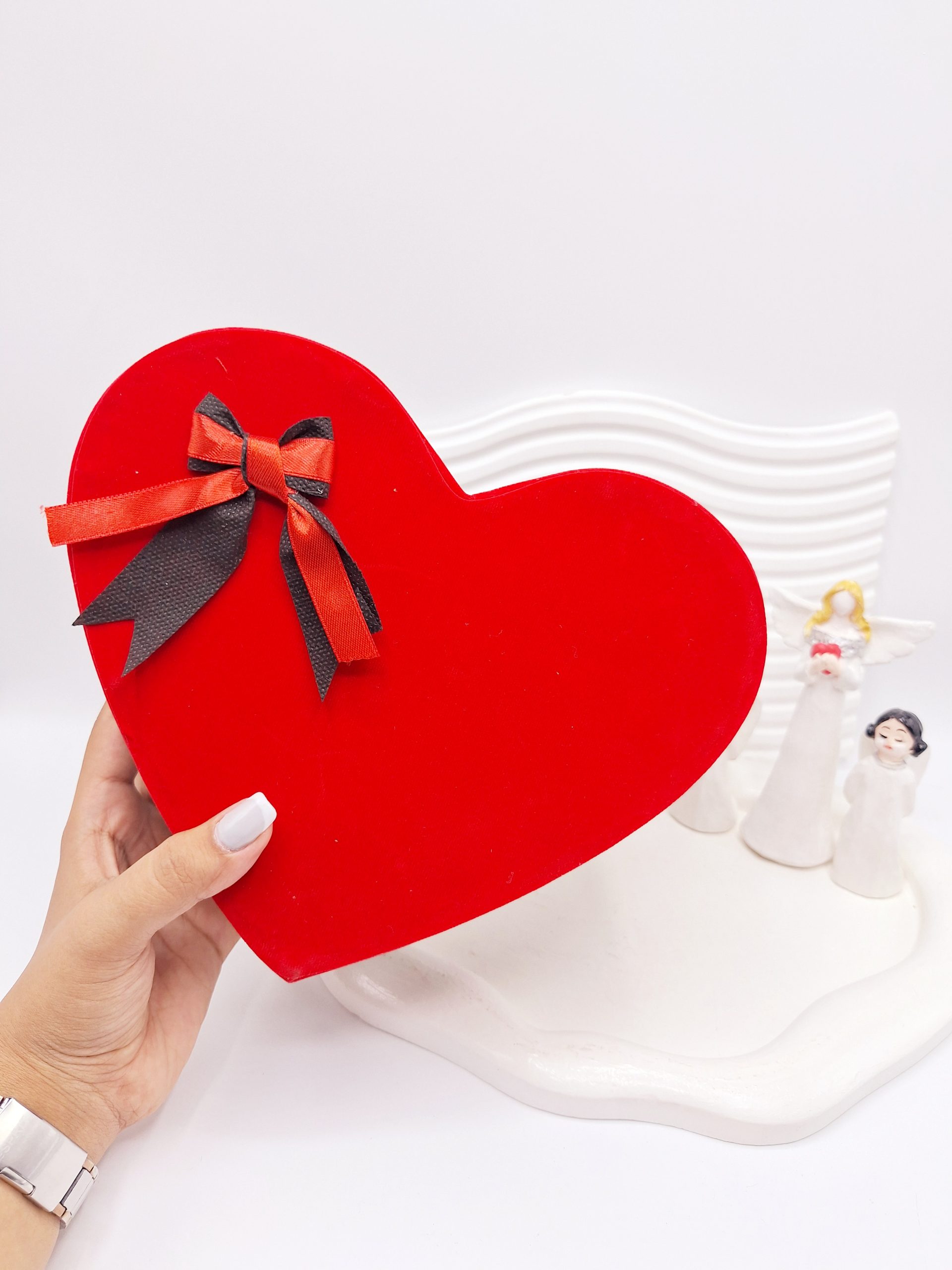 باکس قلبی پاپیون دار سایز متوسط