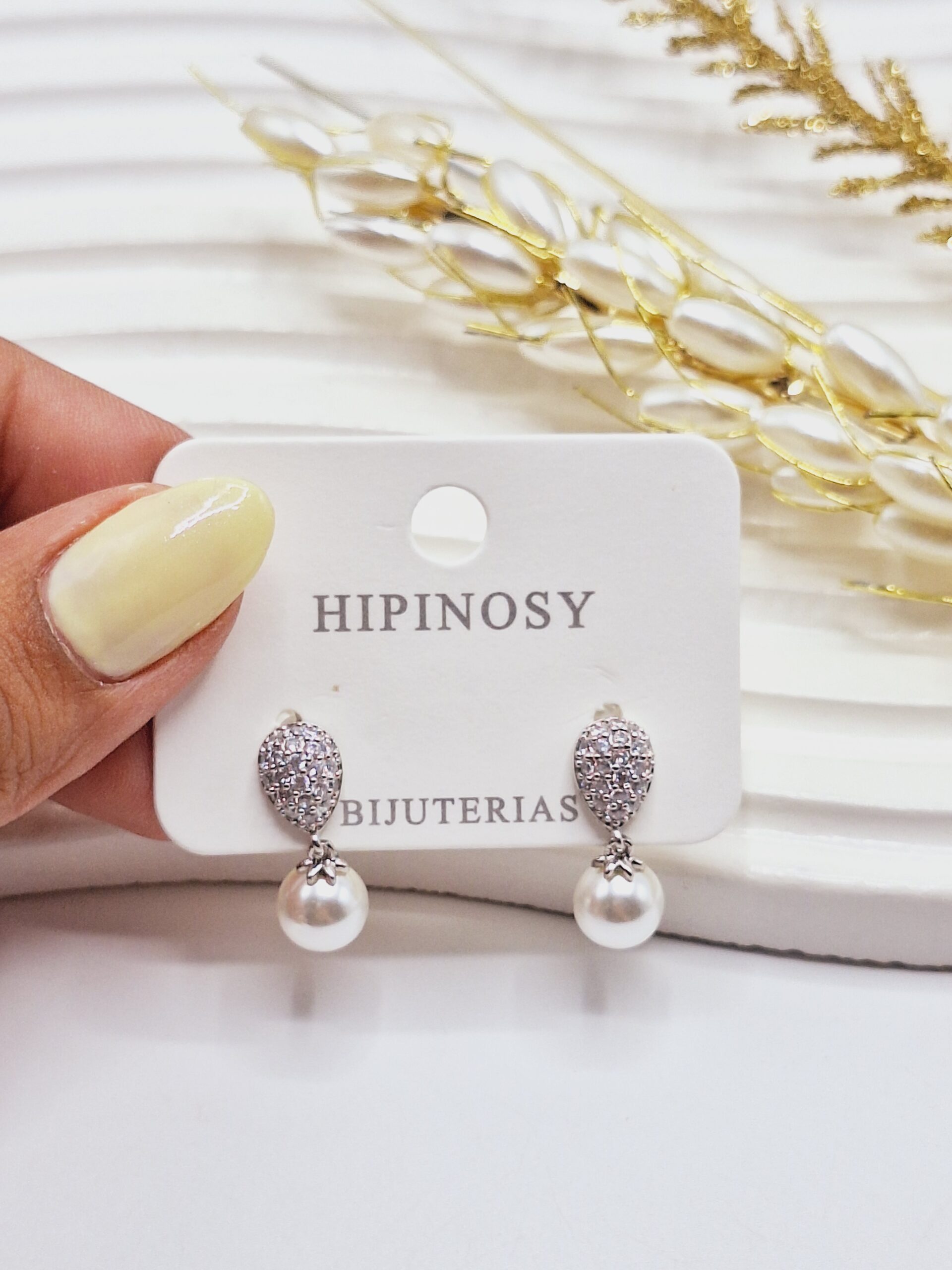 گوشواره مراوریدی بادومی میخی