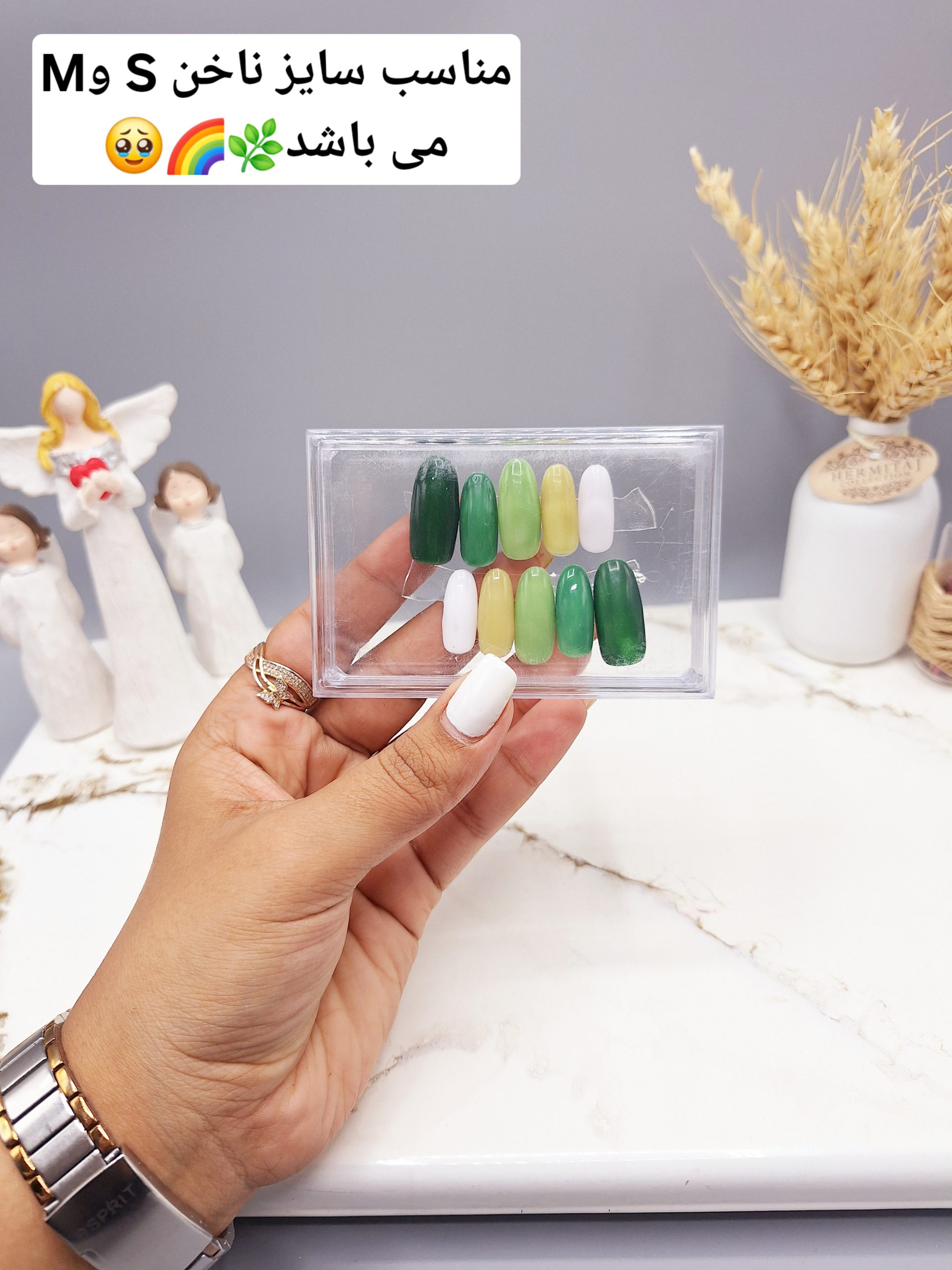 ناخن مصنوعی با مواد کاشت درجه ۱ طرح ساده و شیک رنگ سبز جنگلی (به همراه پک اختصاصی)