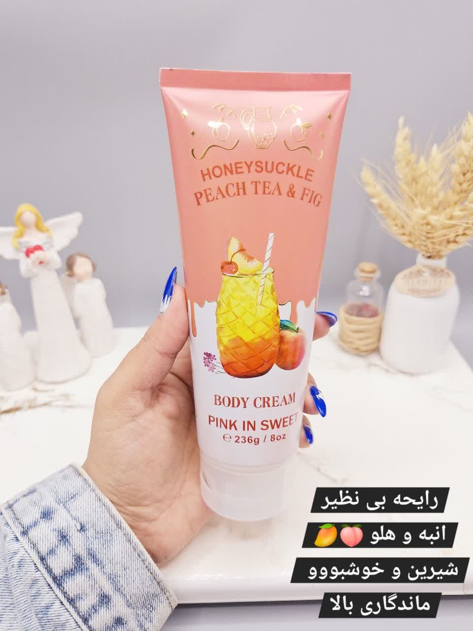 لوسیون عطری فوق العاده خوشبو و آبرسان برند PINK IN SWEET حجم 236 گرم مدل HONEYSUCKLE PEACH TEA &amp; FIG کد 5210
